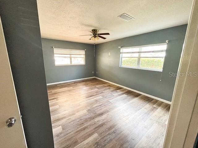 121 E PINE ST, HOWEY IN THE HILLS, FL, 34737