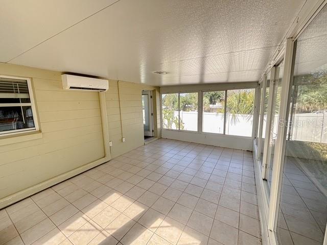 121 E PINE ST, HOWEY IN THE HILLS, FL, 34737