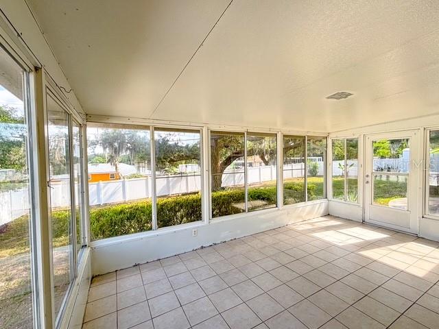 121 E PINE ST, HOWEY IN THE HILLS, FL, 34737