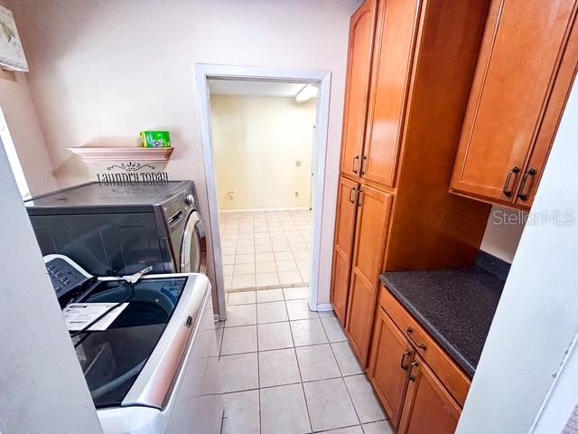 121 E PINE ST, HOWEY IN THE HILLS, FL, 34737
