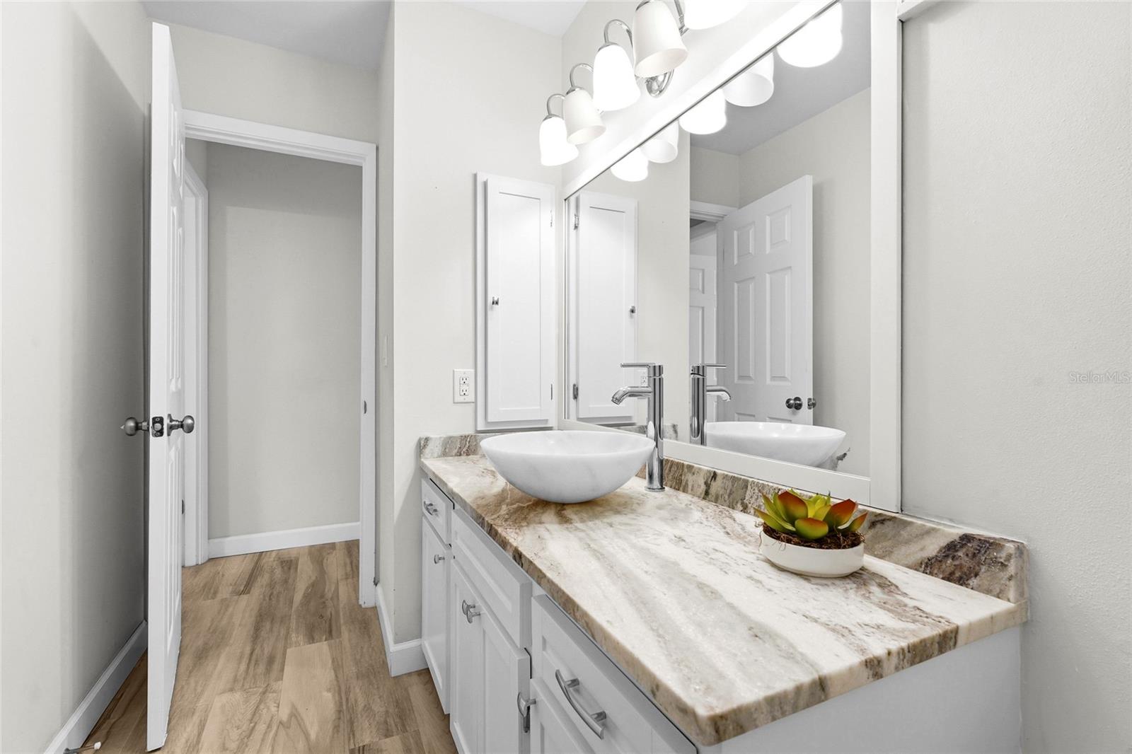 2383 LAKESIDE MEWS #D3, SARASOTA, FL, 34235