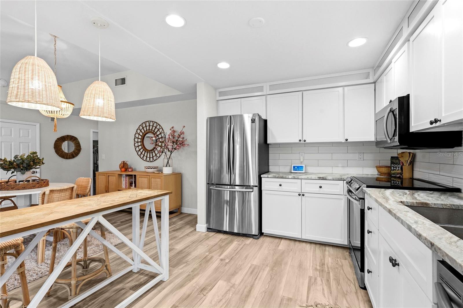 2383 LAKESIDE MEWS #D3, SARASOTA, FL, 34235