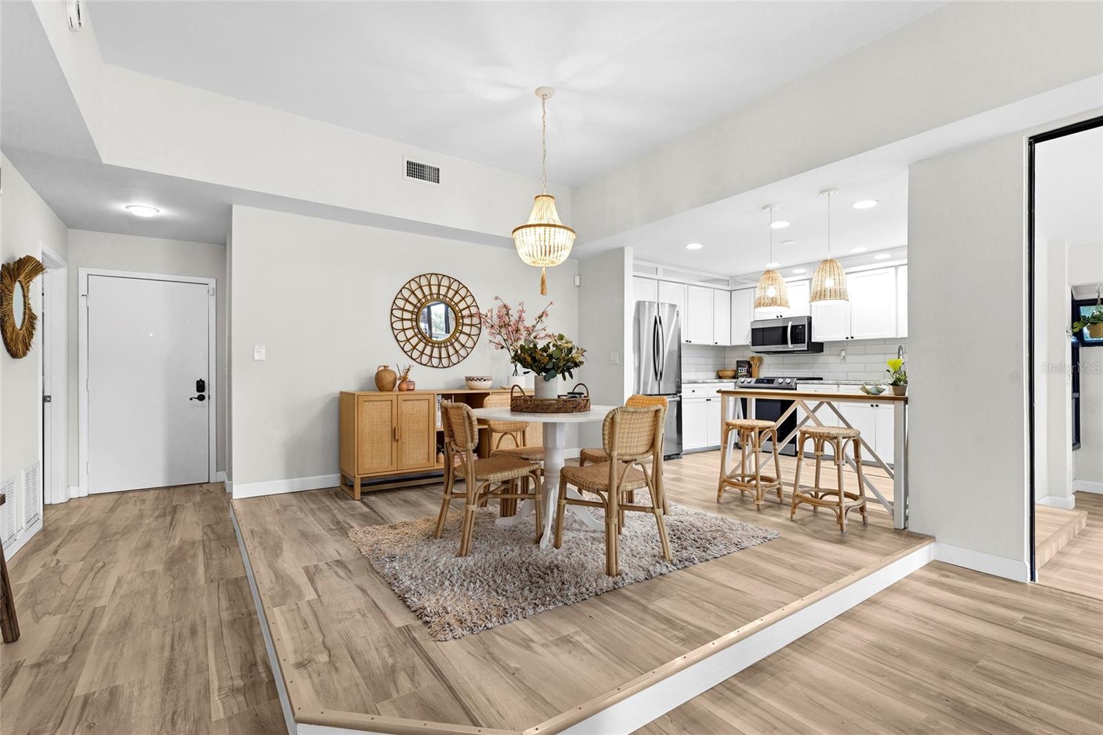 2383 LAKESIDE MEWS #D3, SARASOTA, FL, 34235