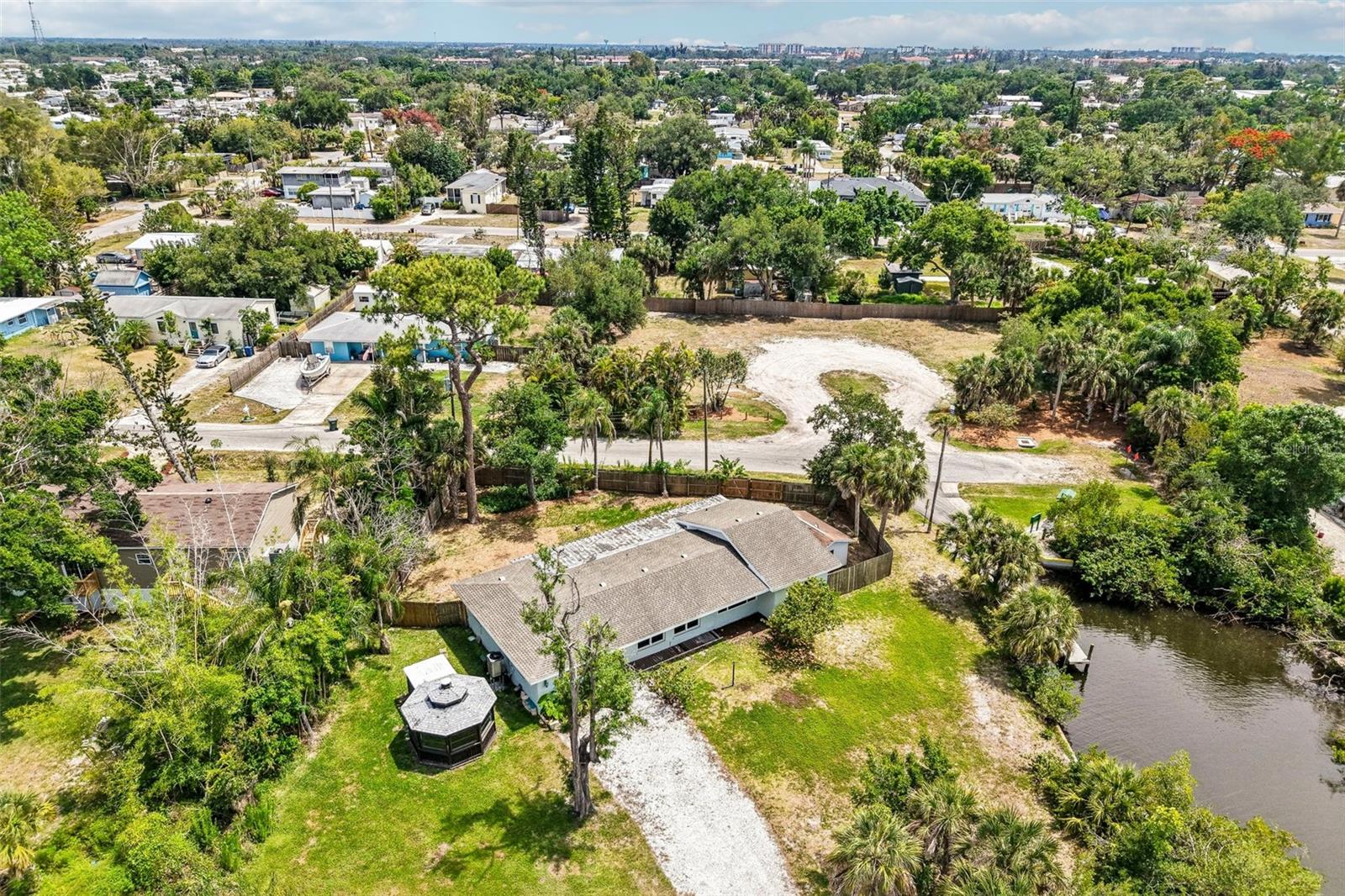 807 LUCILLE AVE, NOKOMIS, FL, 34275