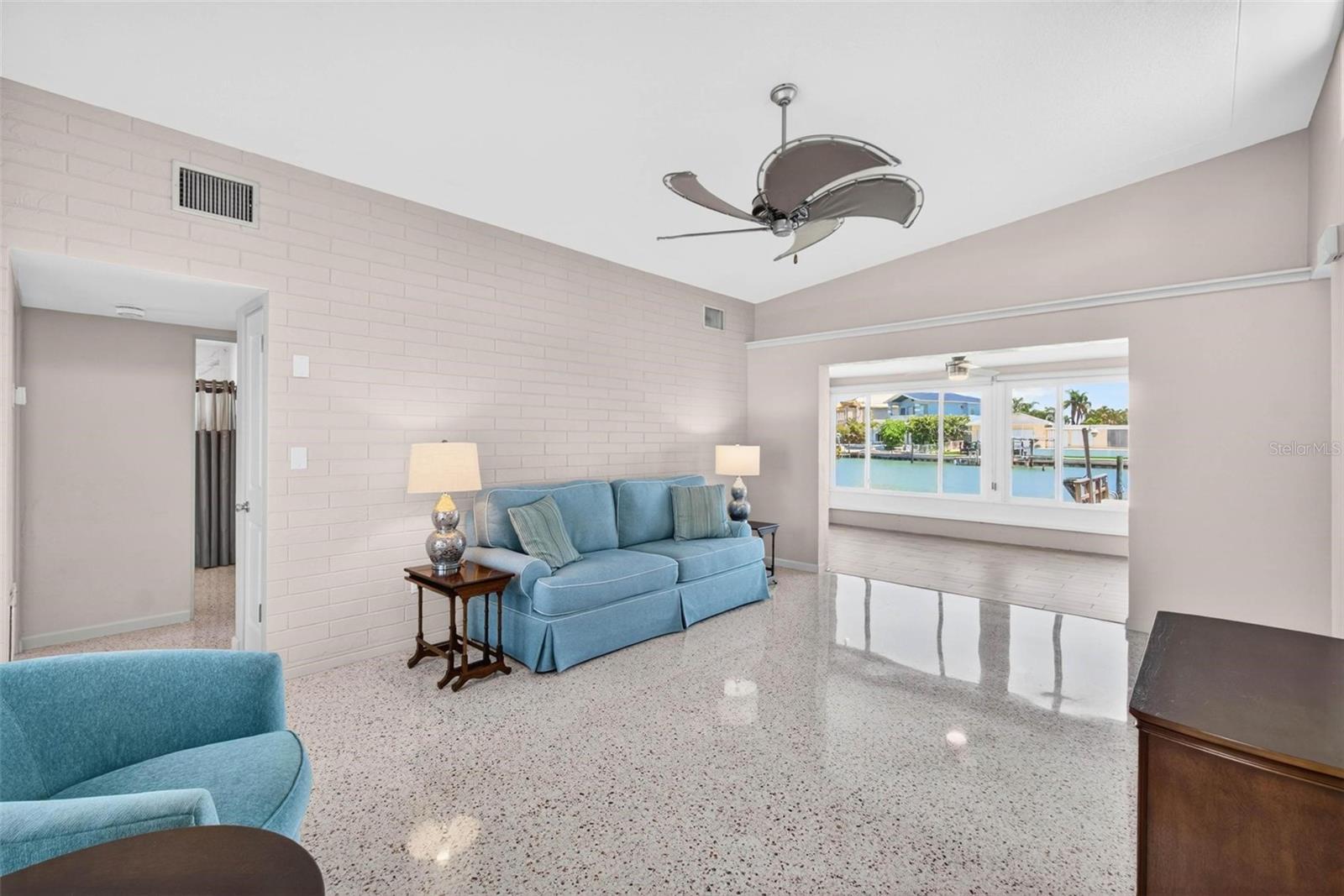 245 176TH TER E, REDINGTON SHORES, FL, 33708