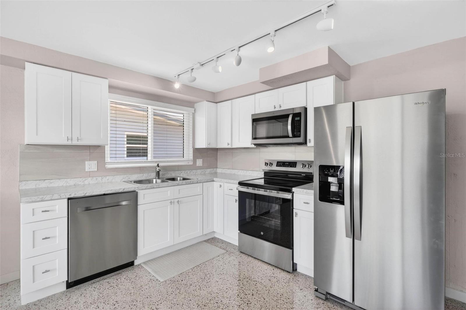 245 176TH TER E, REDINGTON SHORES, FL, 33708