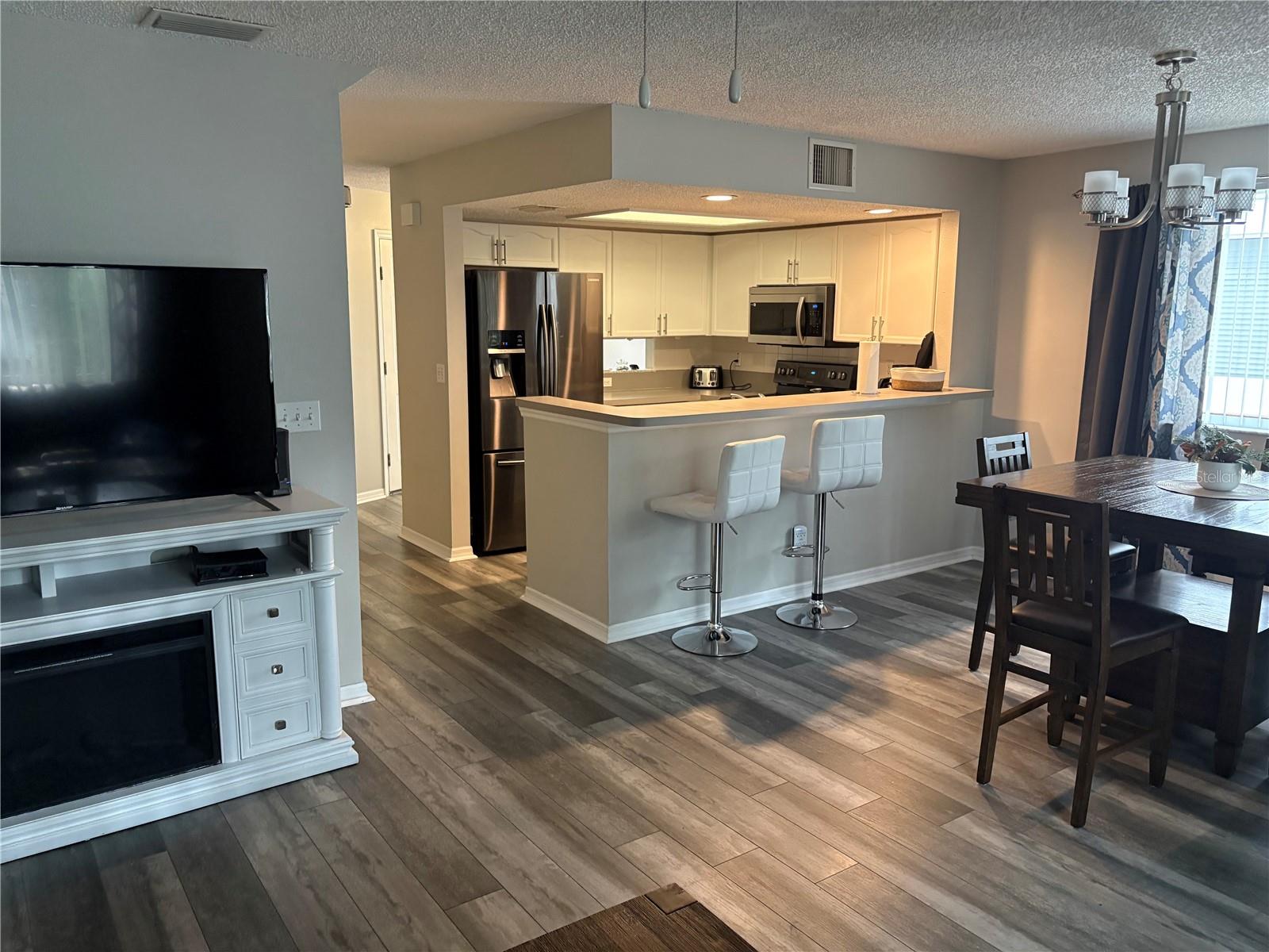9122 JAKES PATH, LARGO, FL, 33771