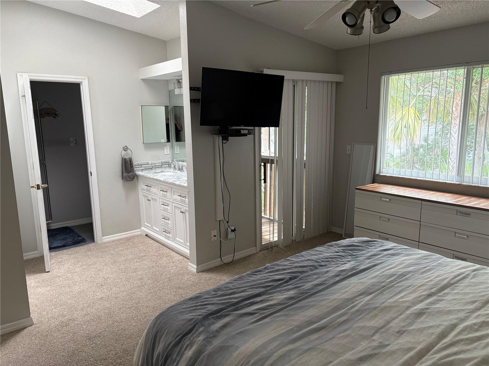 9122 JAKES PATH, LARGO, FL, 33771