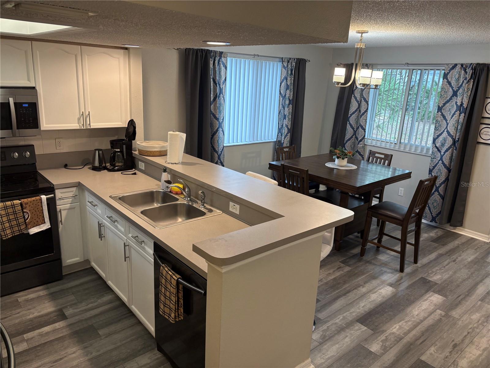 9122 JAKES PATH, LARGO, FL, 33771