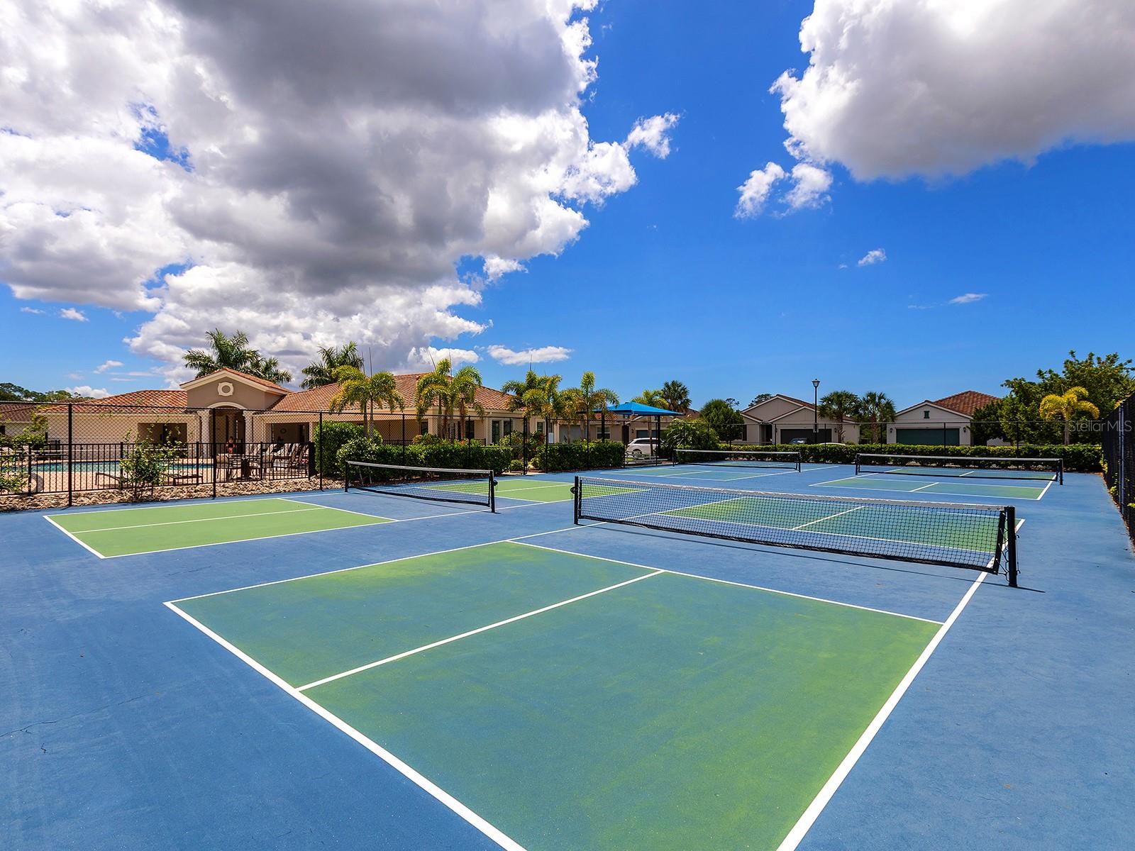 200 DAYLILY BLVD, NOKOMIS, FL, 34275