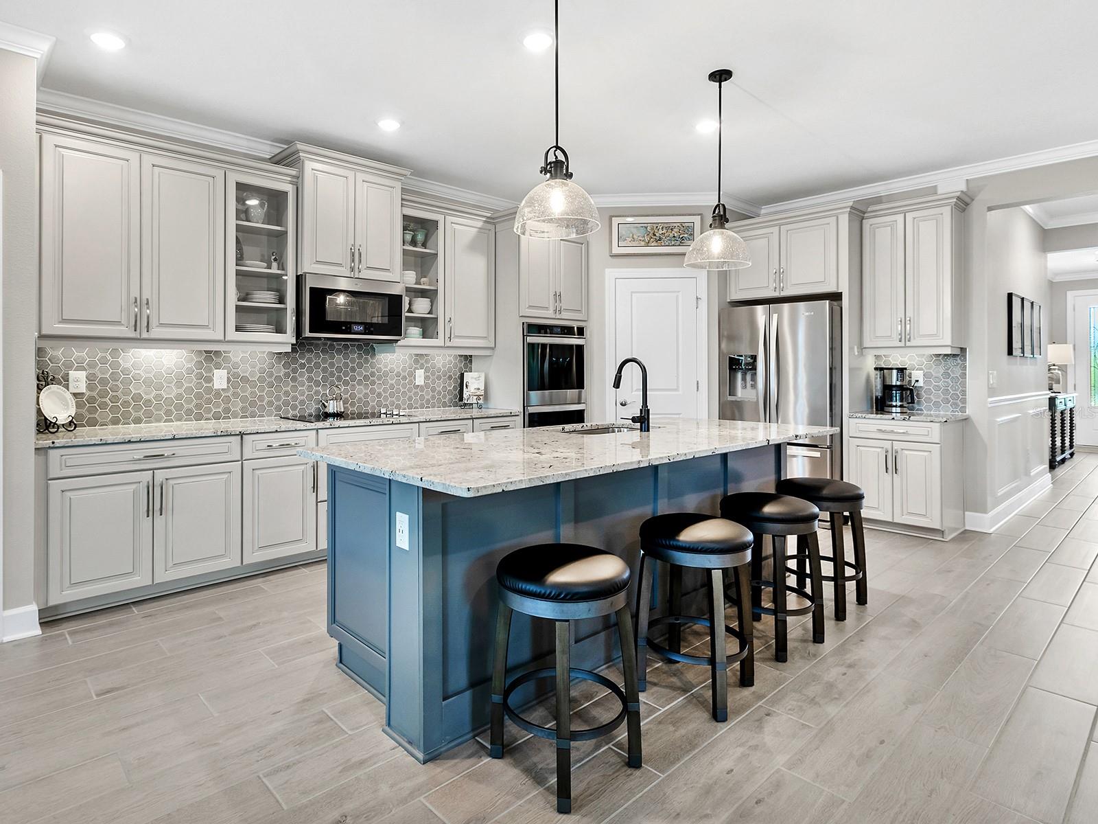 200 DAYLILY BLVD, NOKOMIS, FL, 34275