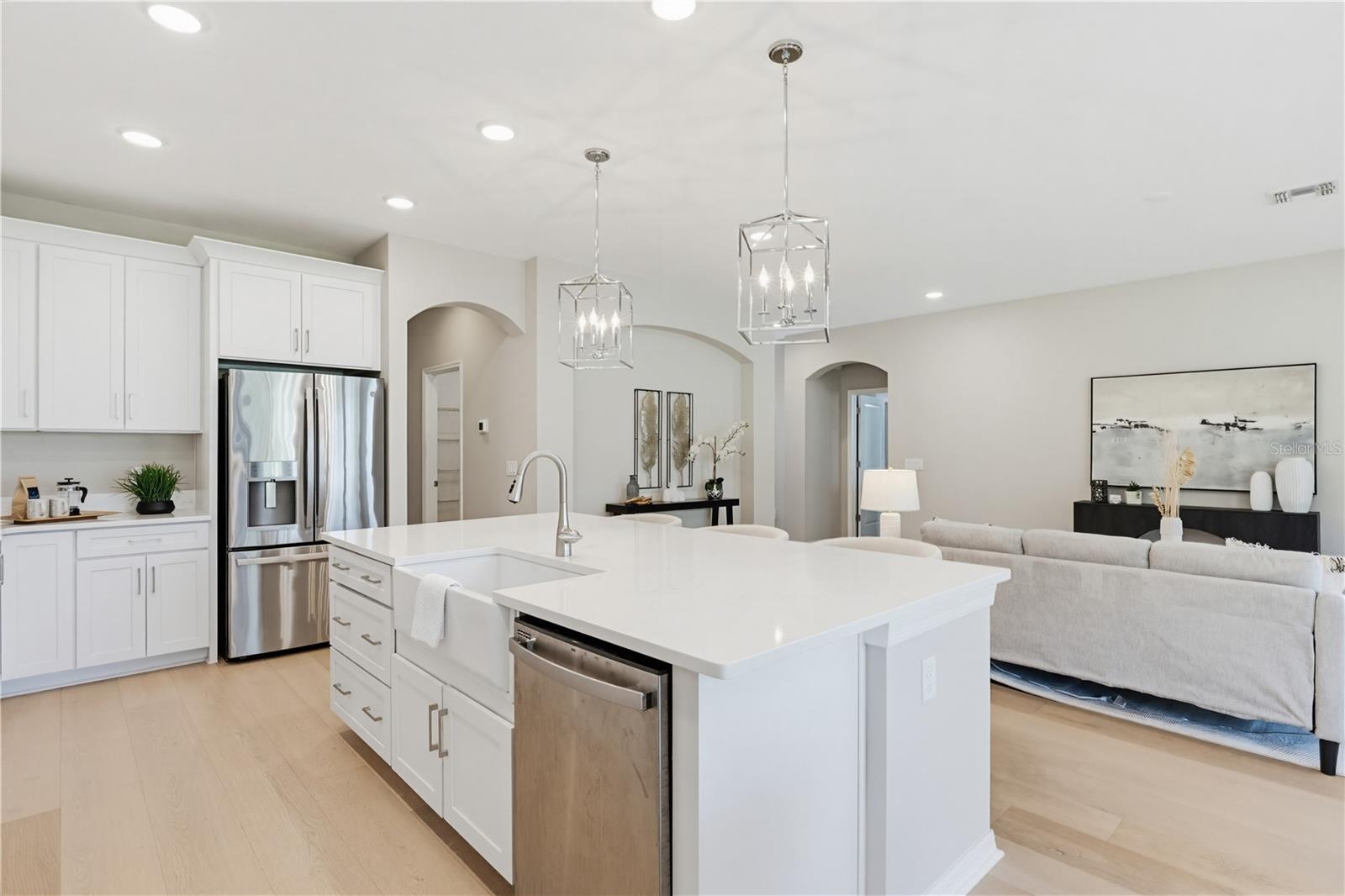 9608 SORBONNE LOOP, SEFFNER, FL, 33584