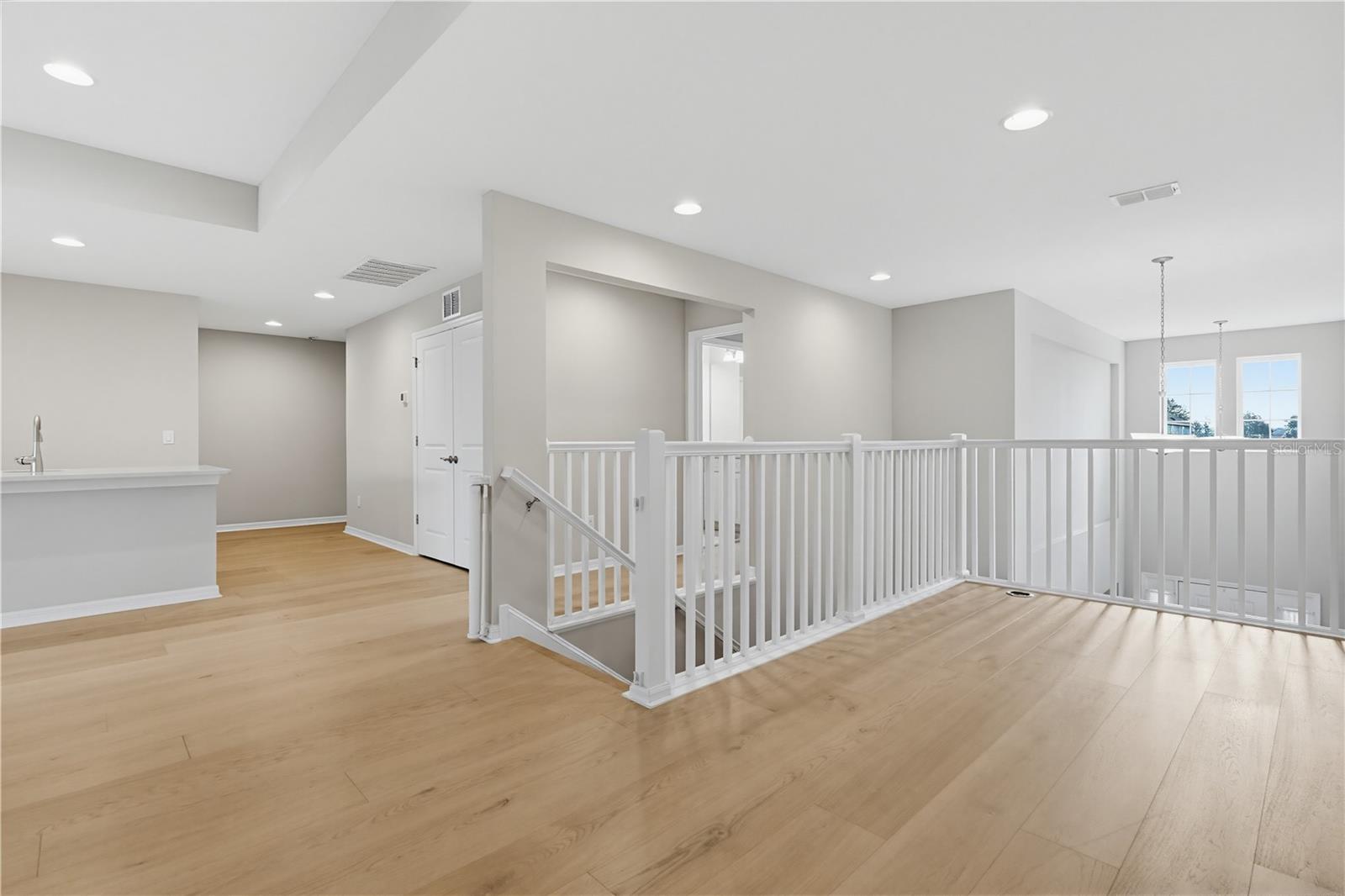 9608 SORBONNE LOOP, SEFFNER, FL, 33584