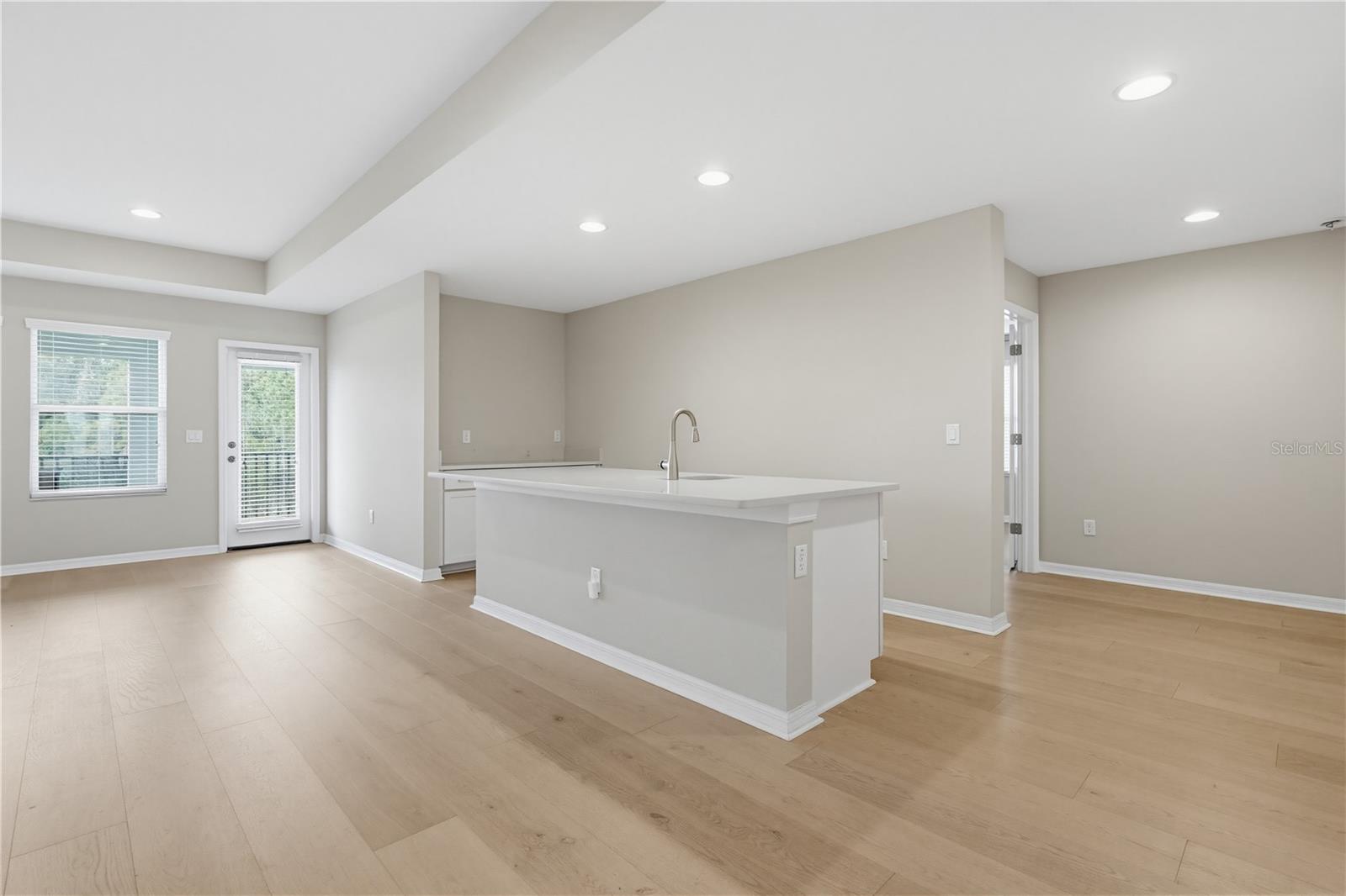 9608 SORBONNE LOOP, SEFFNER, FL, 33584