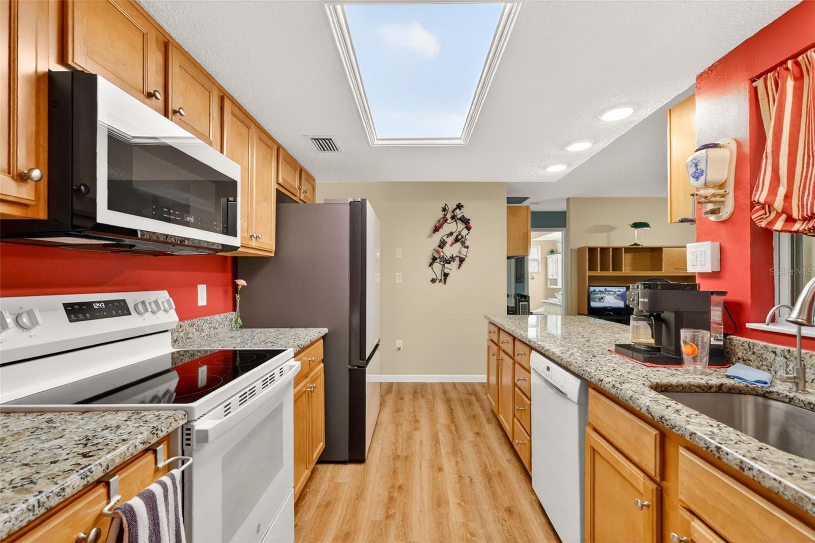 5 LONESOME PINE TRL, YALAHA, FL, 34797