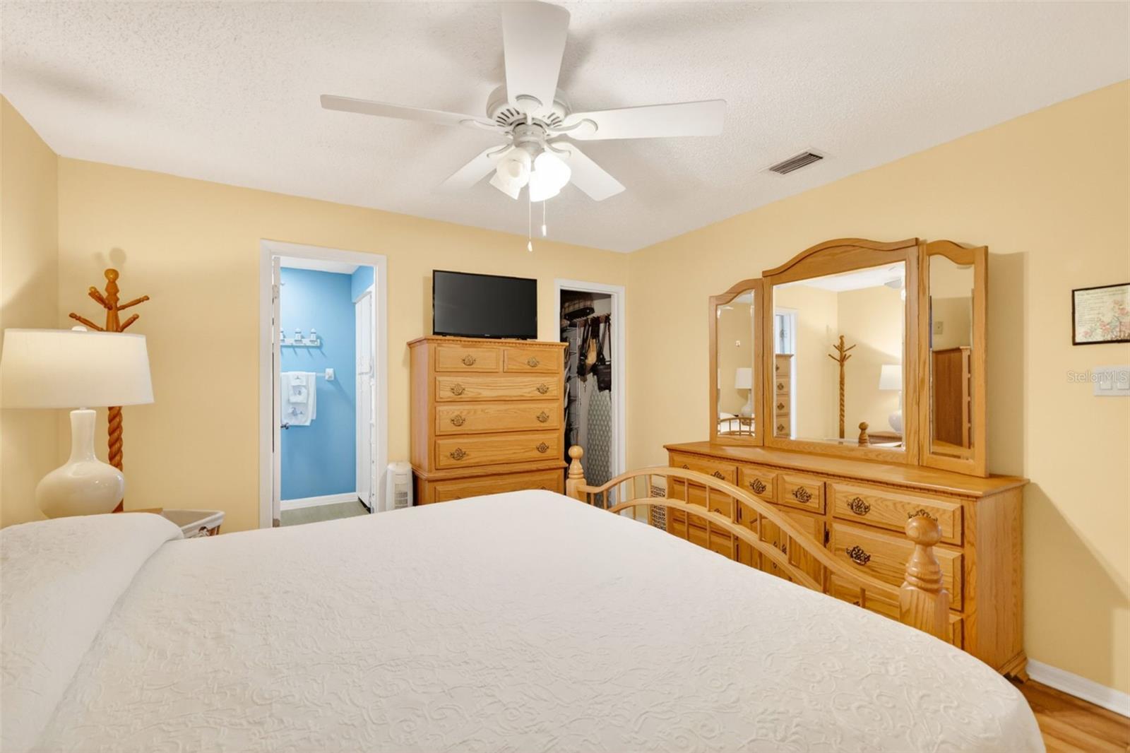 5 LONESOME PINE TRL, YALAHA, FL, 34797
