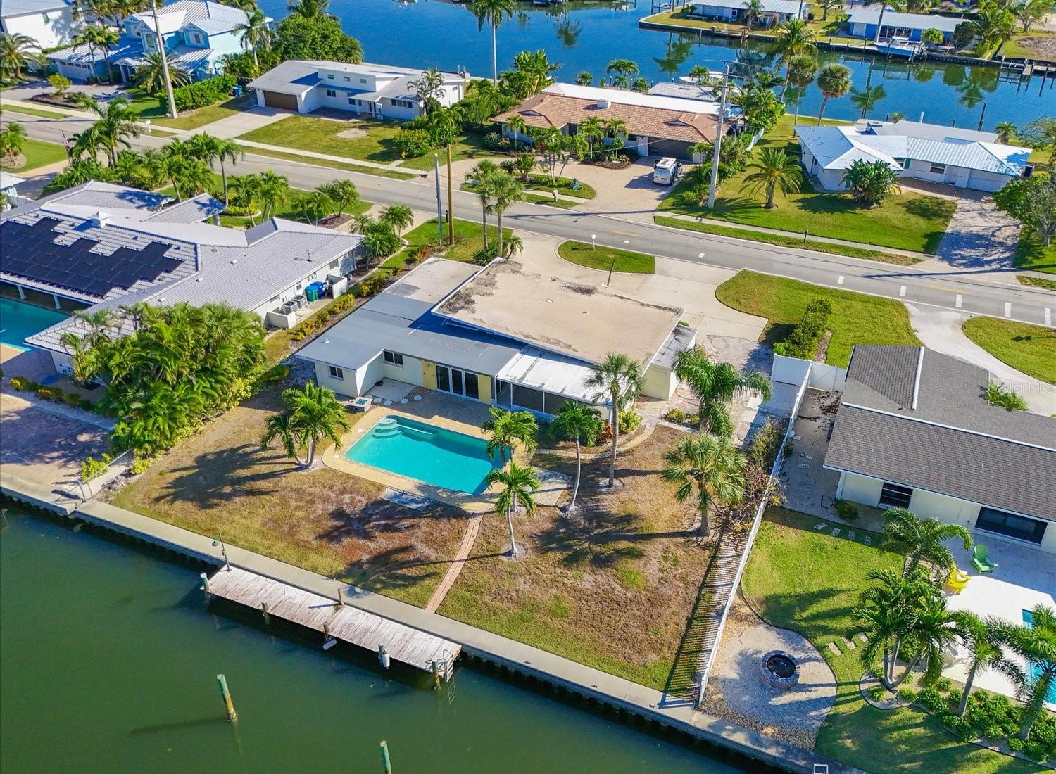 512 KEY ROYALE DR, HOLMES BEACH, FL, 34217