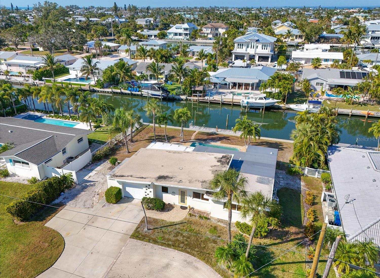 512 KEY ROYALE DR, HOLMES BEACH, FL, 34217