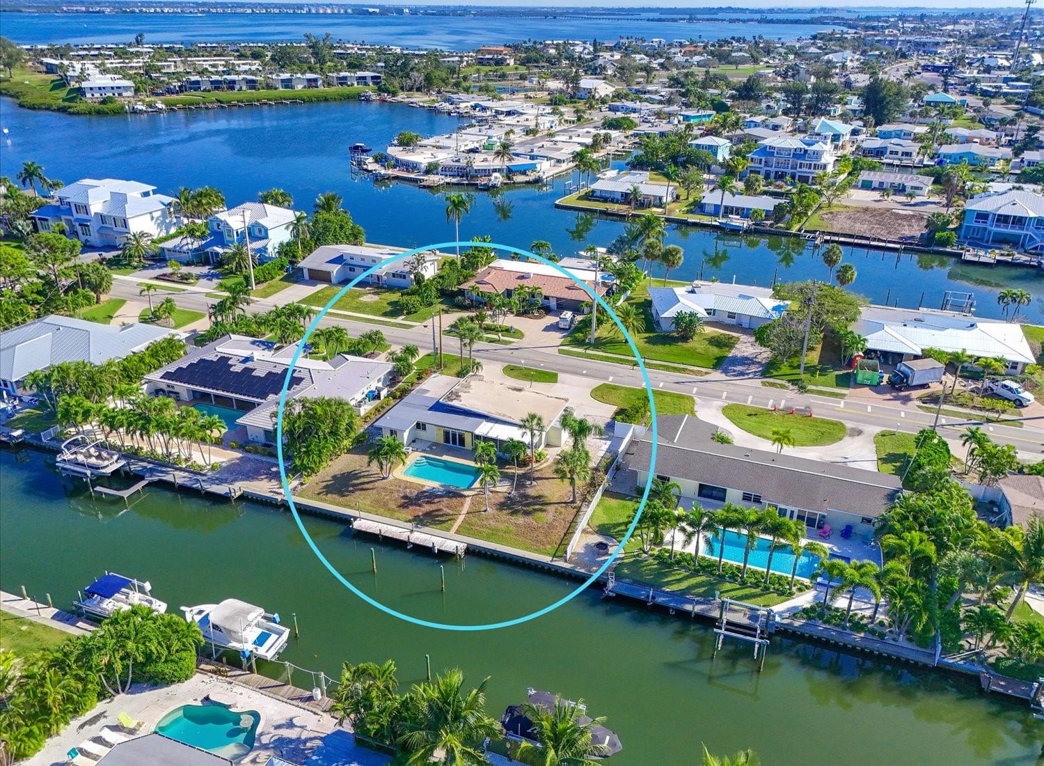 512 KEY ROYALE DR, HOLMES BEACH, FL, 34217