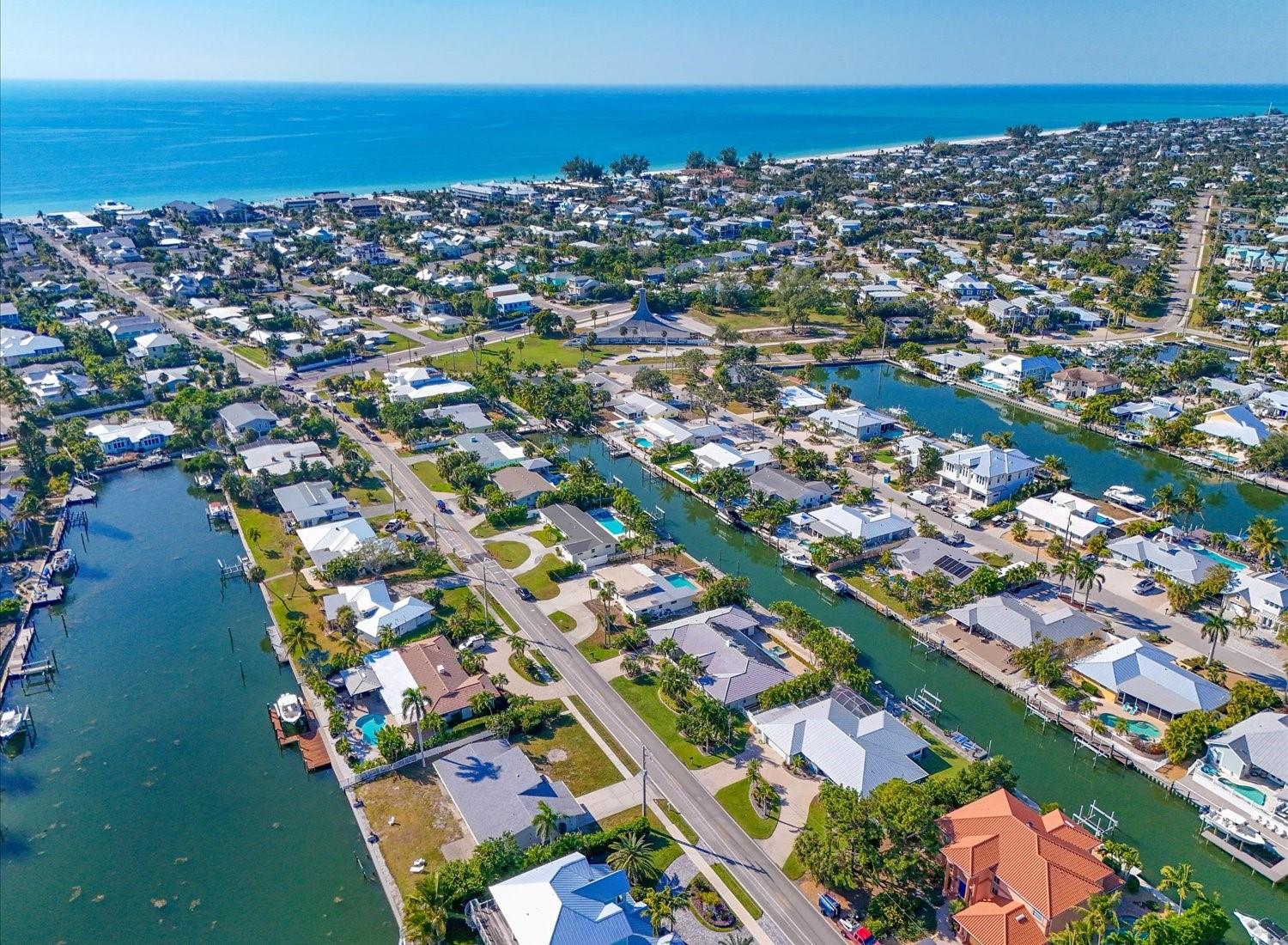512 KEY ROYALE DR, HOLMES BEACH, FL, 34217