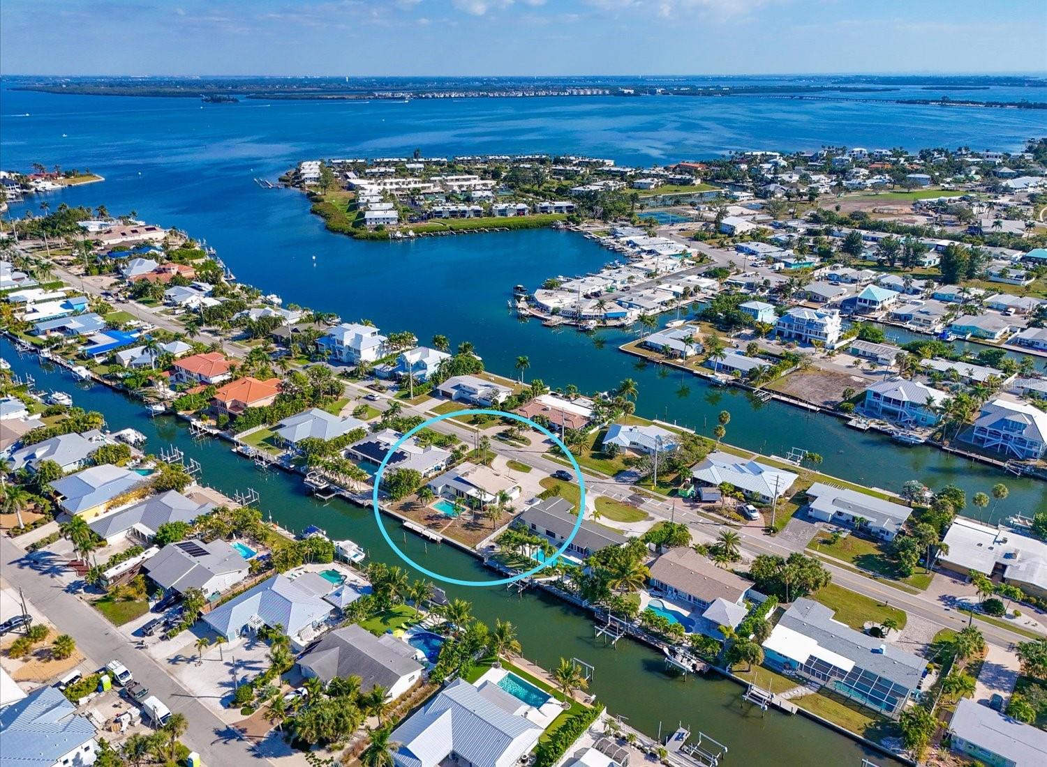 512 KEY ROYALE DR, HOLMES BEACH, FL, 34217