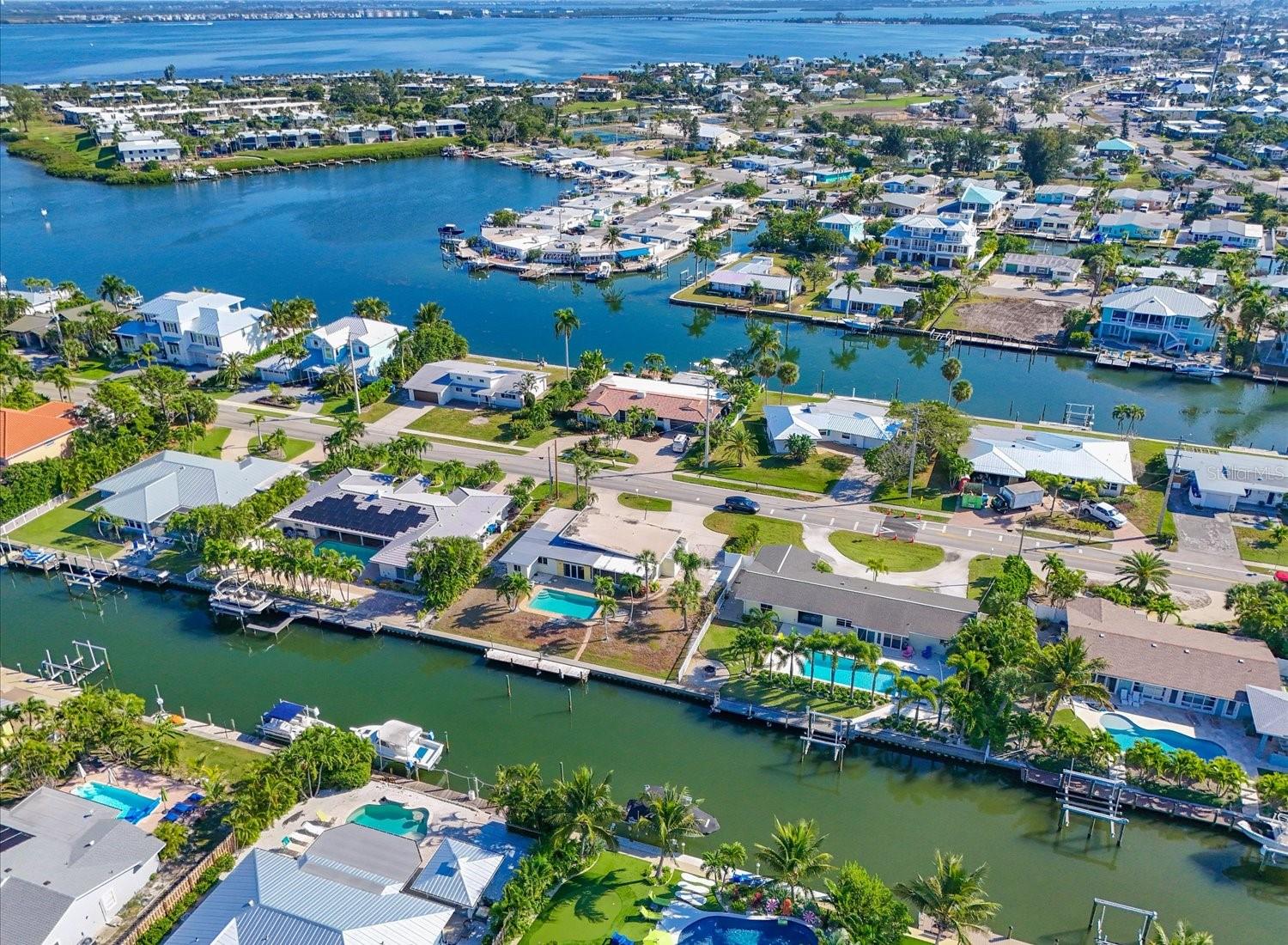 512 KEY ROYALE DR, HOLMES BEACH, FL, 34217
