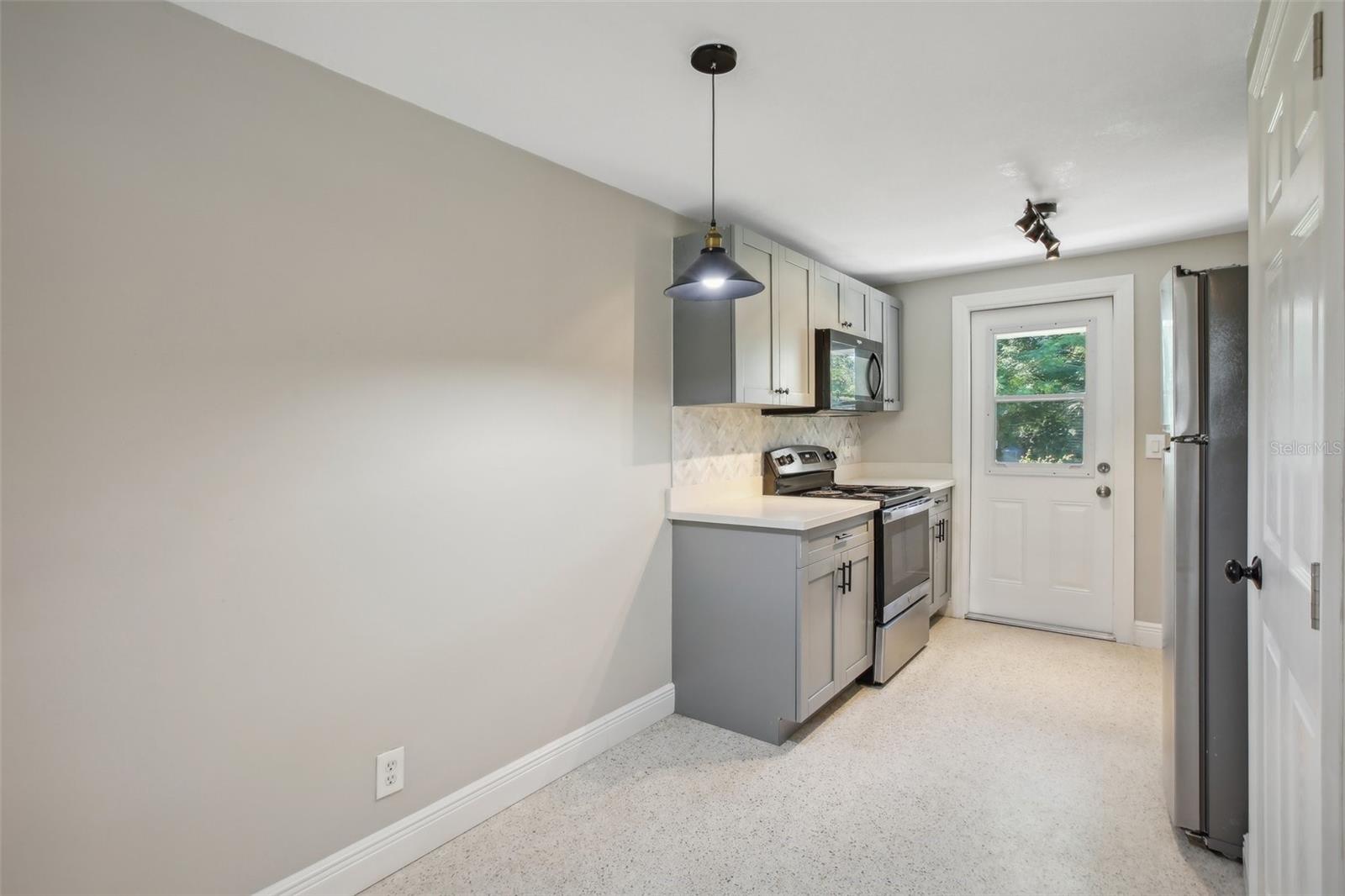 8703 NAVAJO AVE, TAMPA, FL, 33637