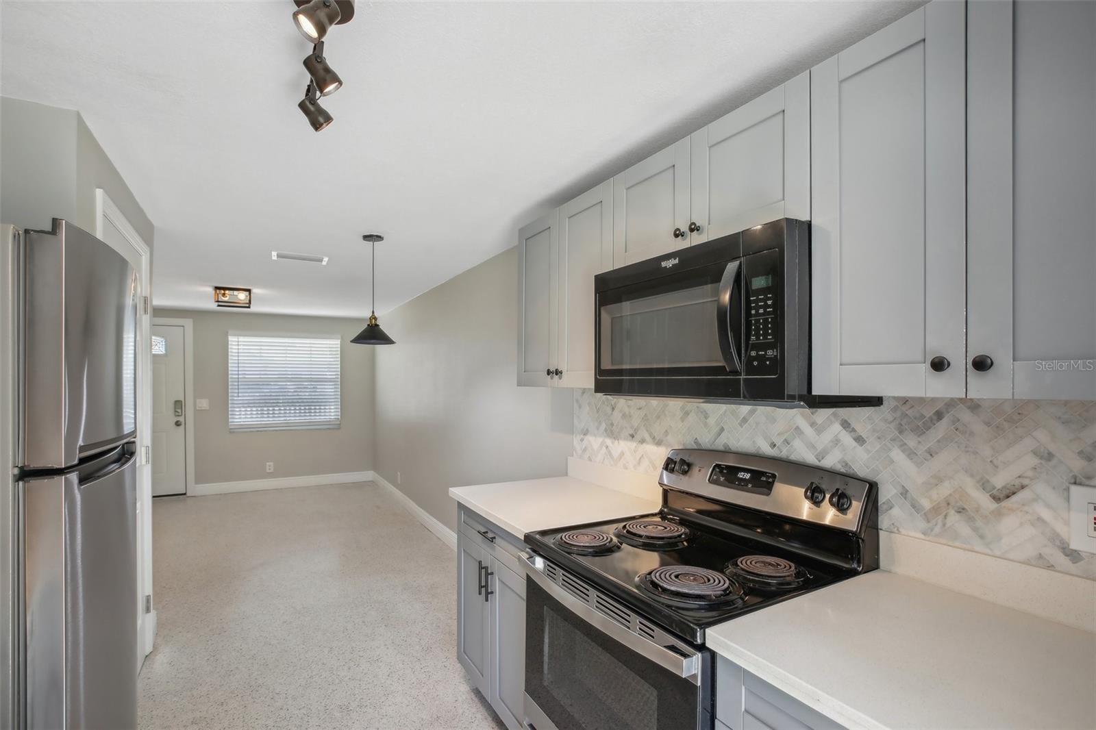 8703 NAVAJO AVE, TAMPA, FL, 33637