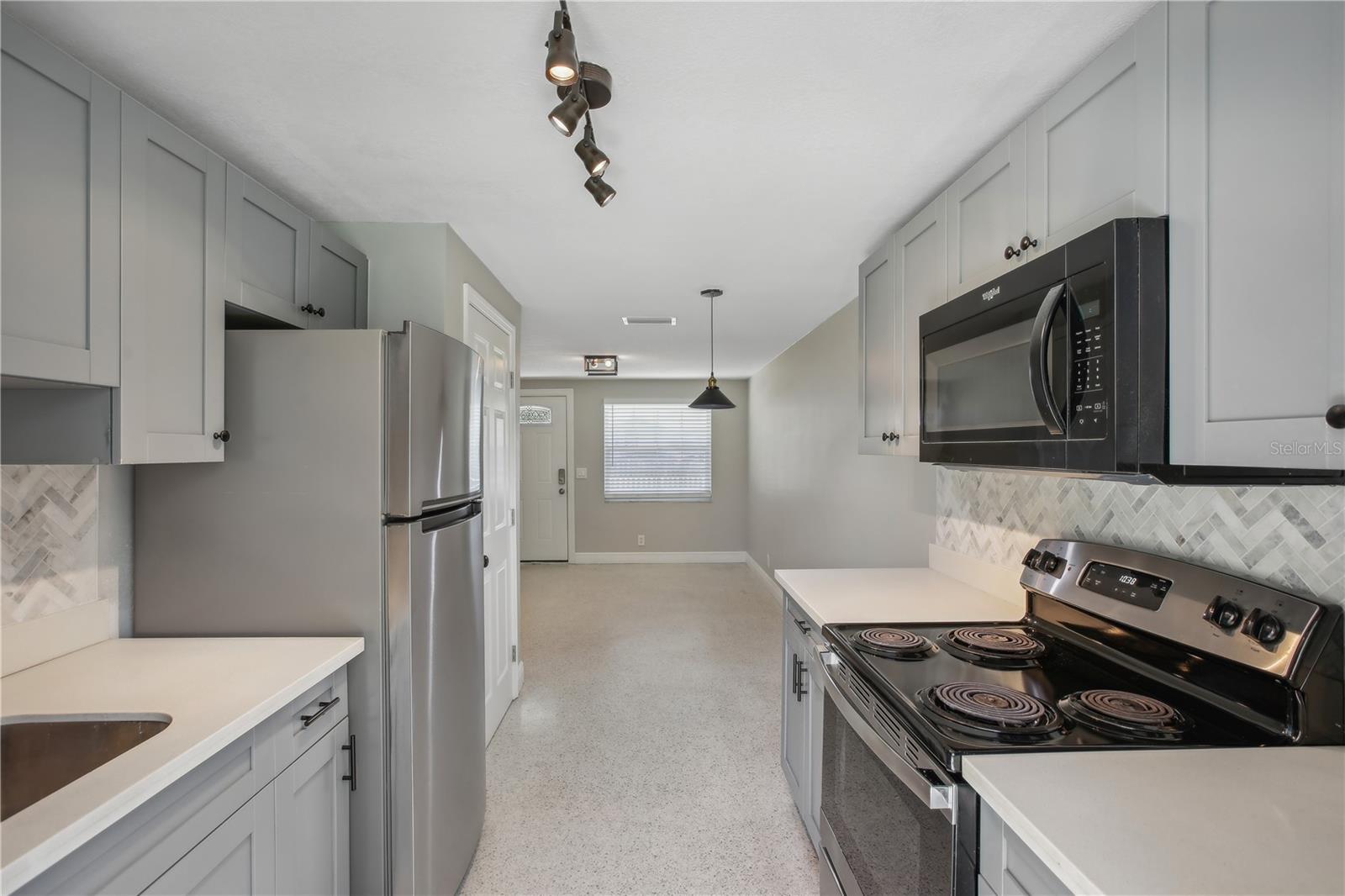 8703 NAVAJO AVE, TAMPA, FL, 33637