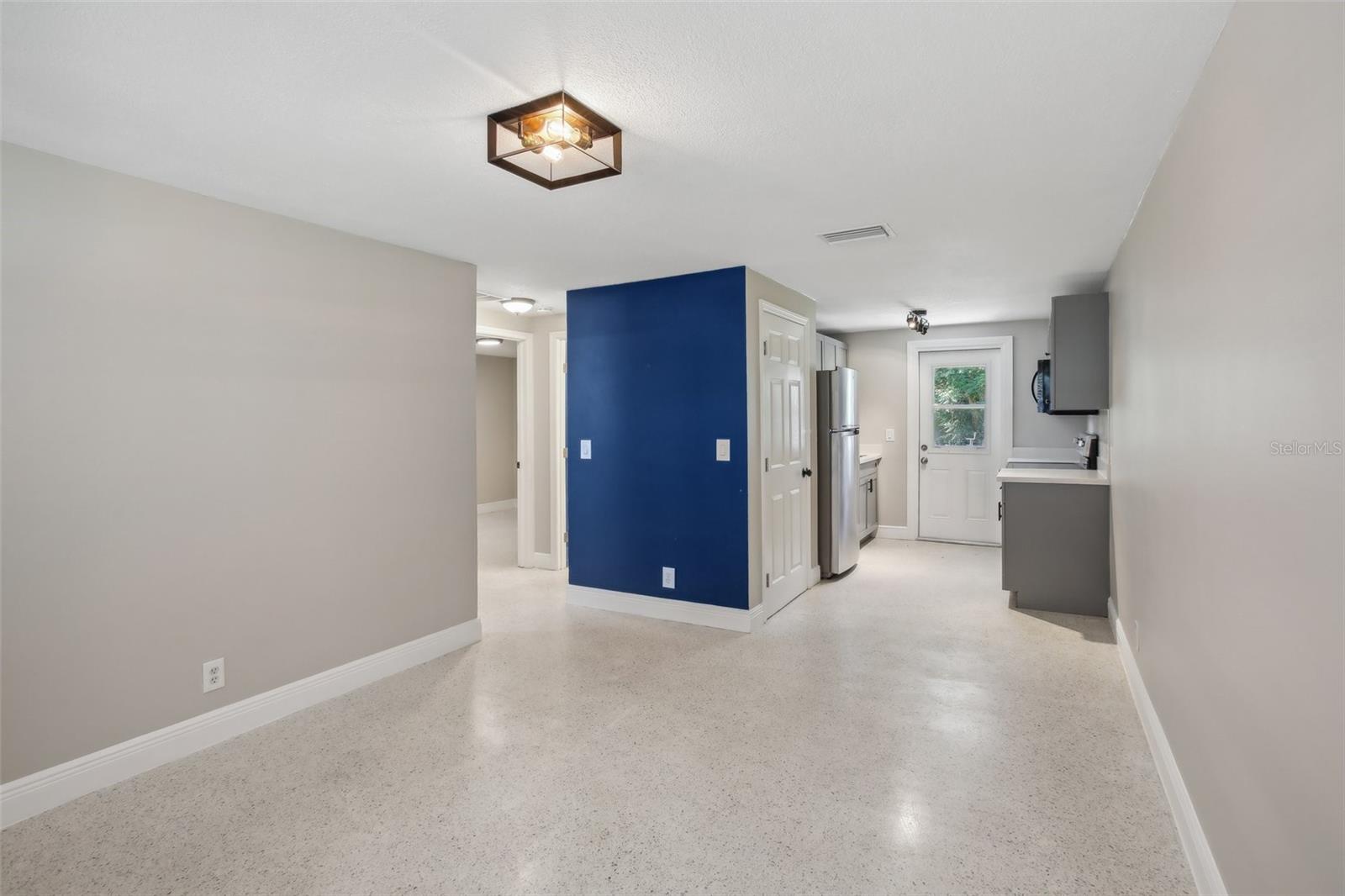 8703 NAVAJO AVE, TAMPA, FL, 33637