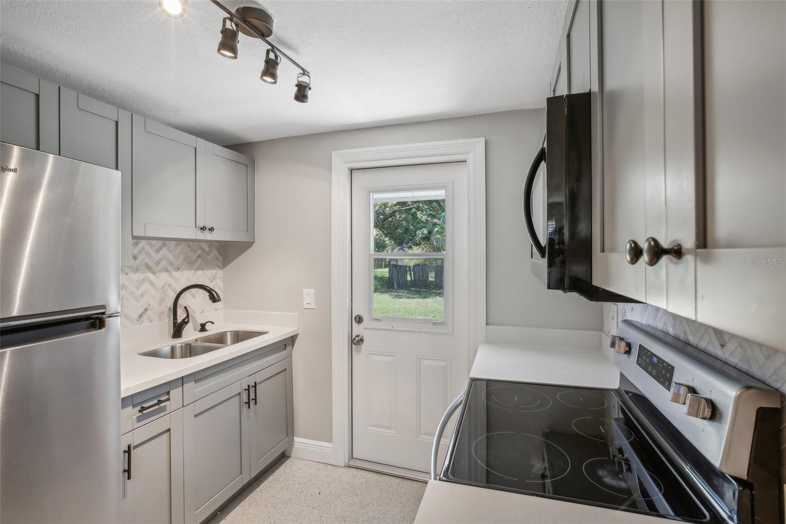 8703 NAVAJO AVE, TAMPA, FL, 33637