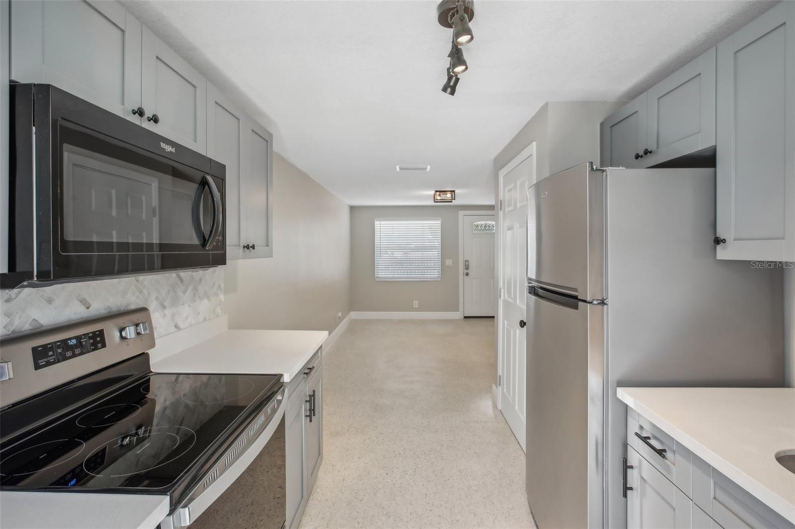 8703 NAVAJO AVE, TAMPA, FL, 33637