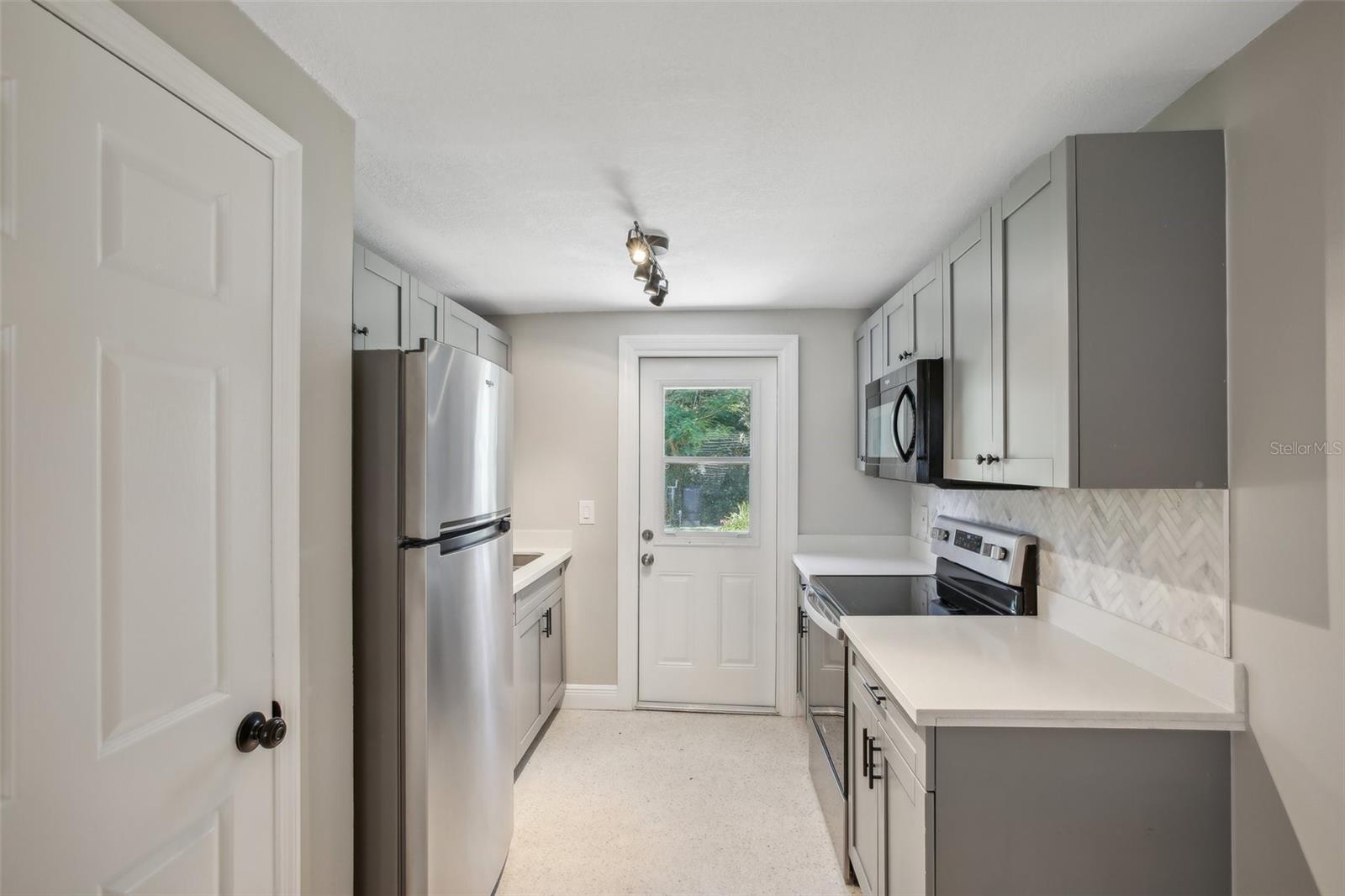 8703 NAVAJO AVE, TAMPA, FL, 33637