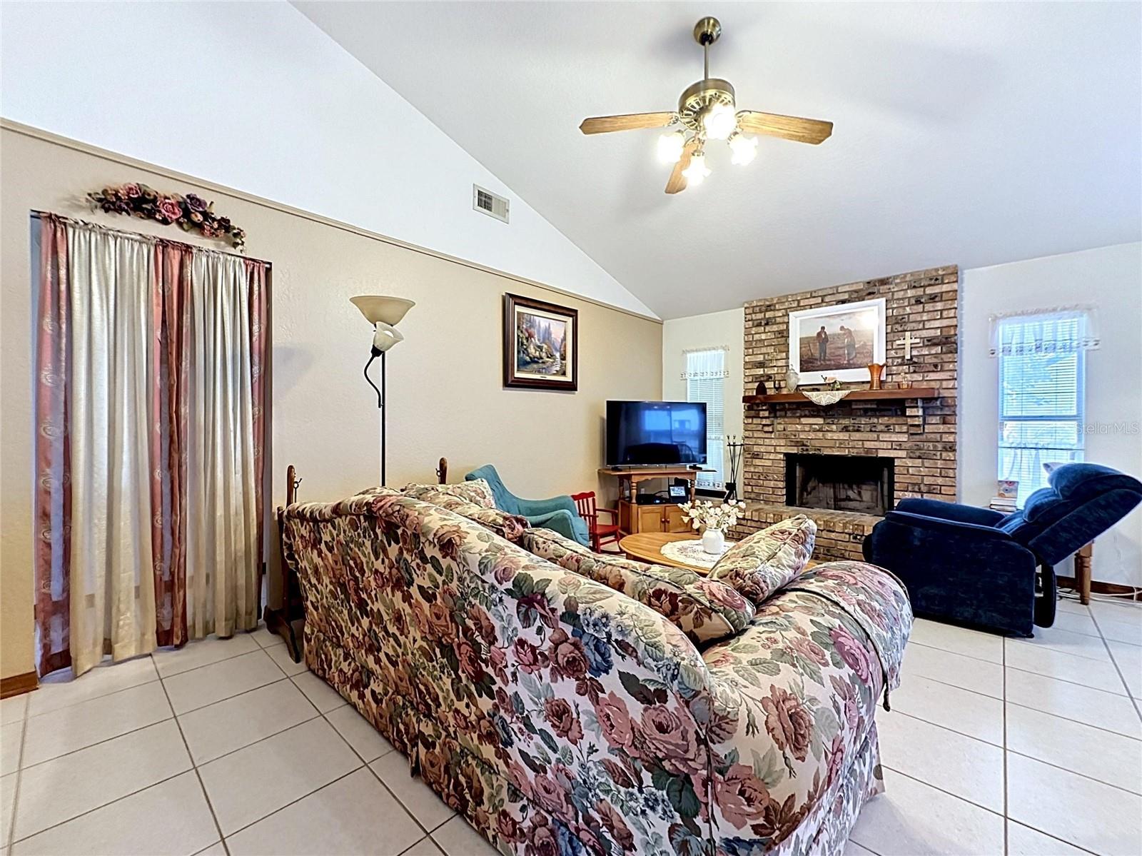 1681 E SPRING RIDGE CIR, WINTER GARDEN, FL, 34787