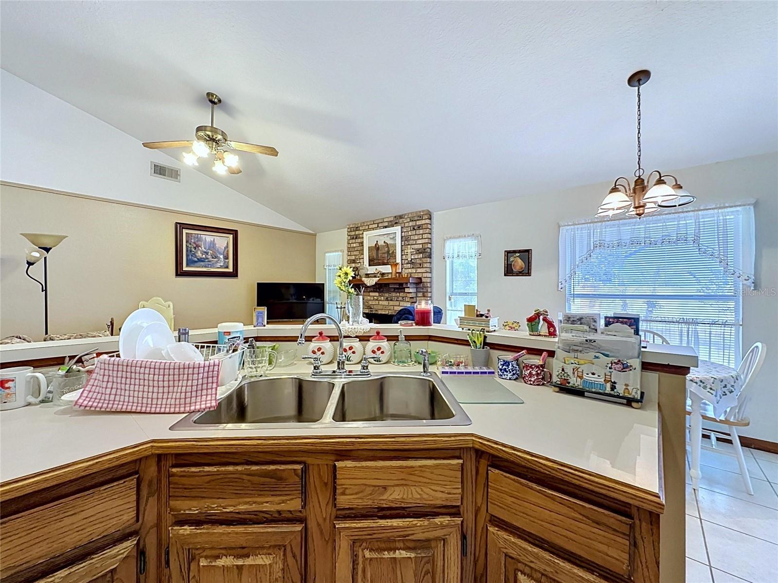 1681 E SPRING RIDGE CIR, WINTER GARDEN, FL, 34787