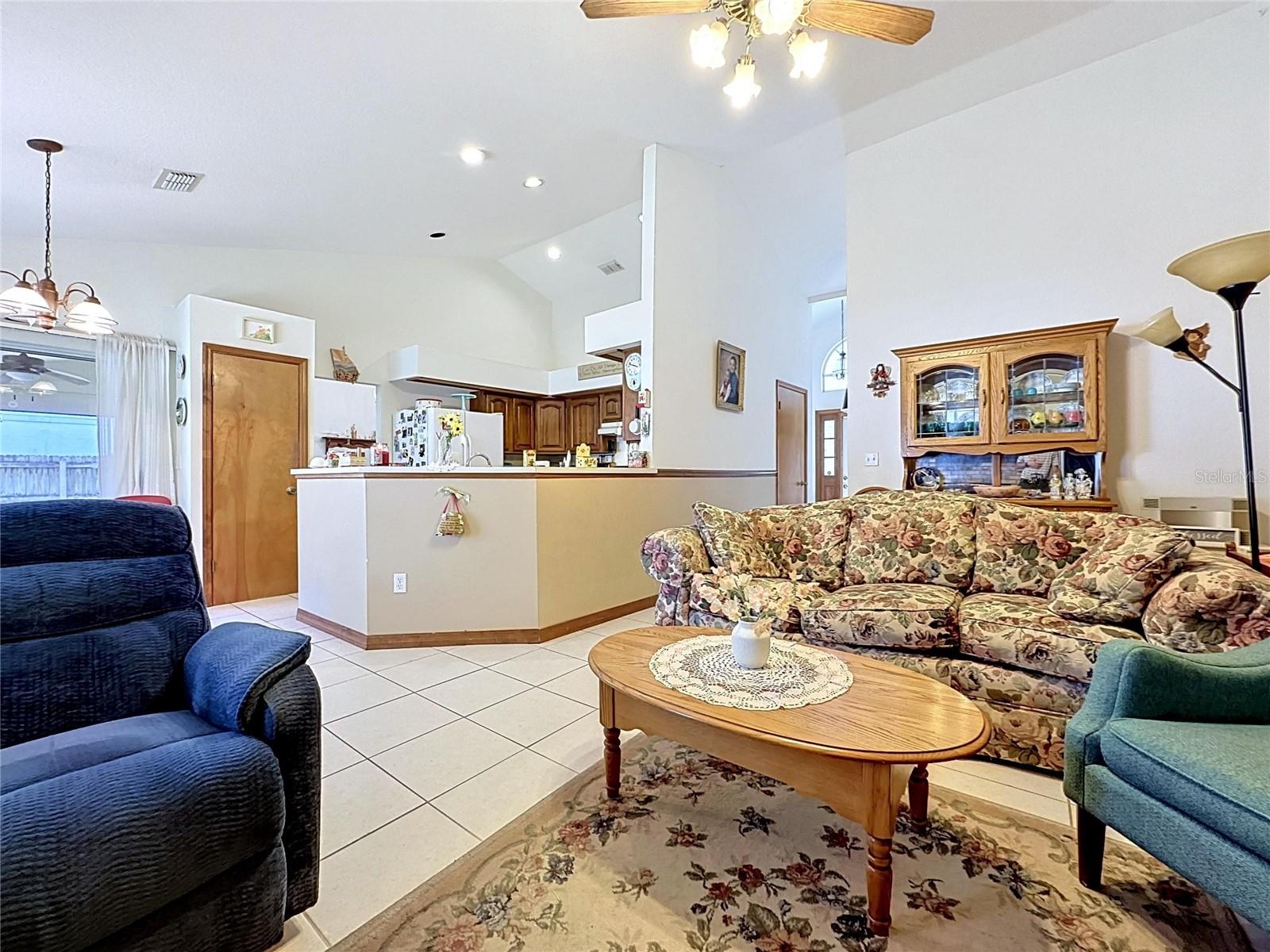 1681 E SPRING RIDGE CIR, WINTER GARDEN, FL, 34787