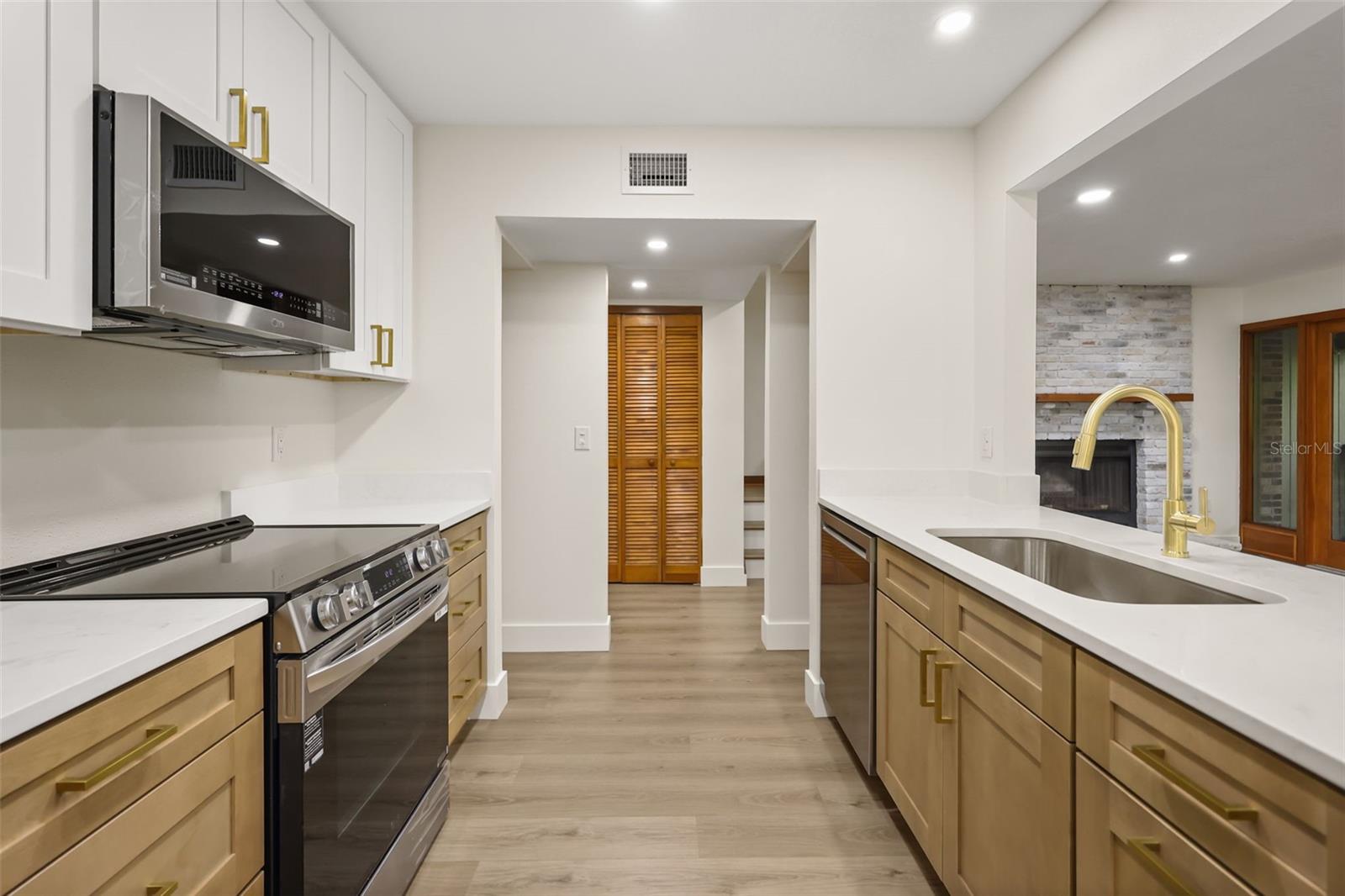 548 S OSCEOLA AVE, ORLANDO, FL, 32801