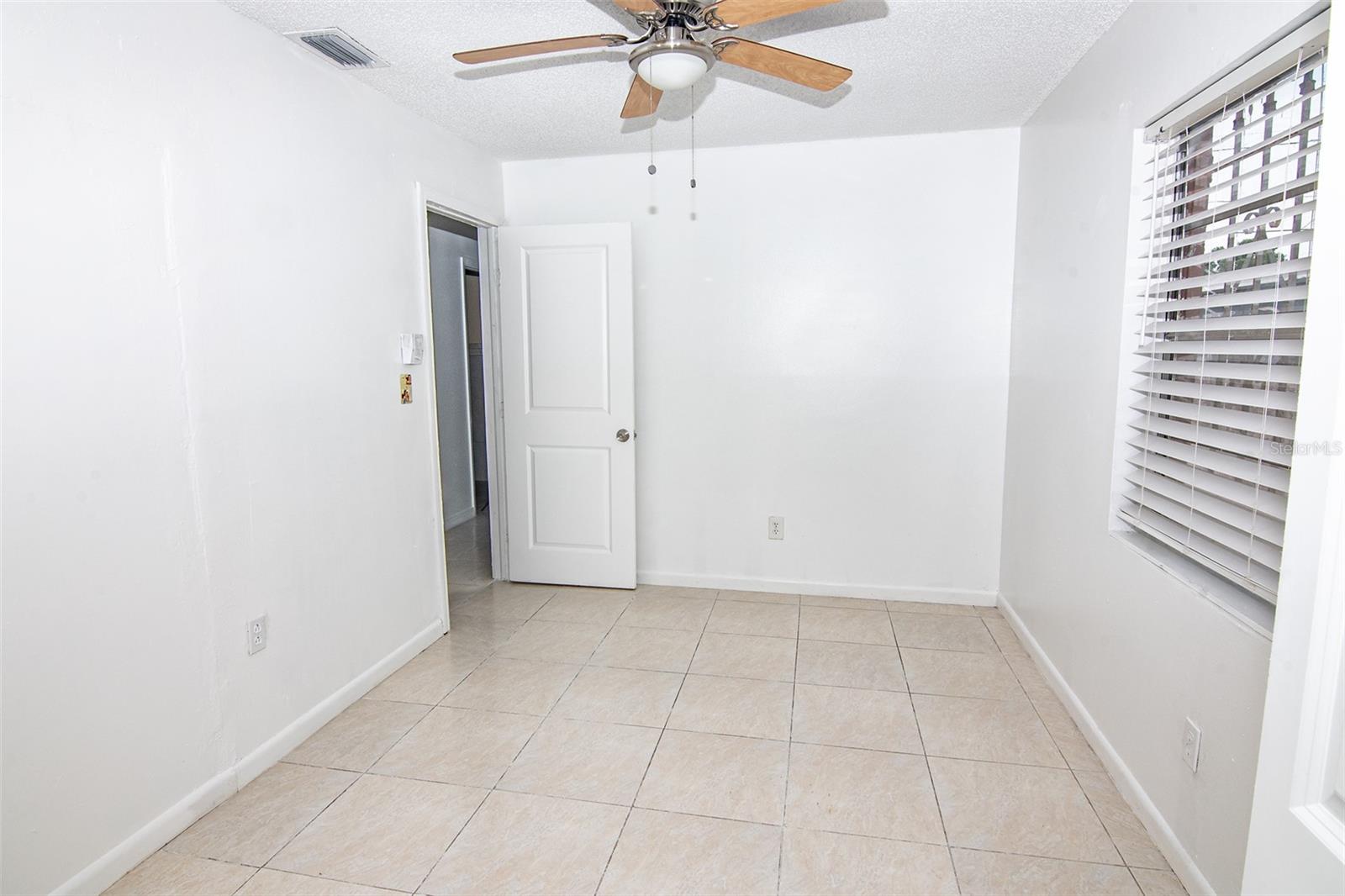 5810 N THATCHER AVE, TAMPA, FL, 33614