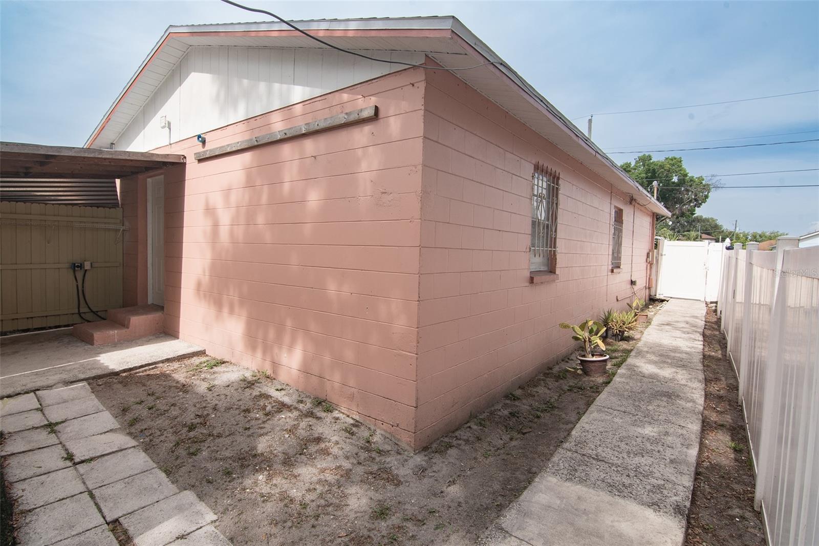 5810 N THATCHER AVE, TAMPA, FL, 33614
