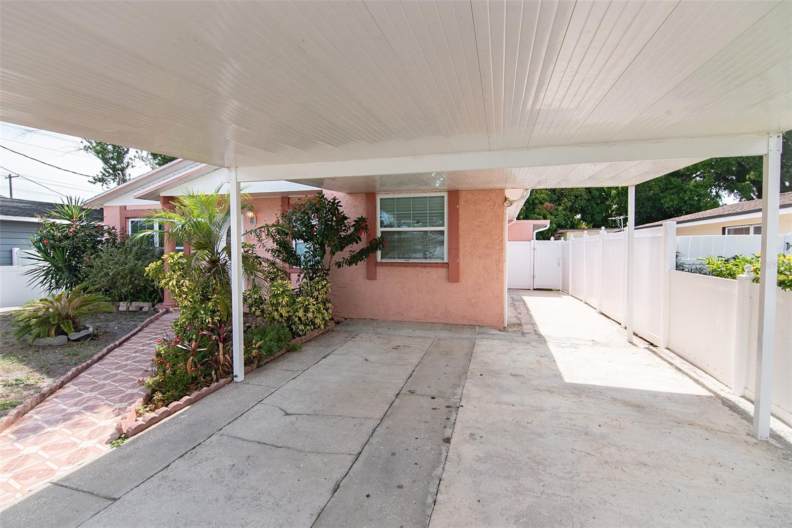 5810 N THATCHER AVE, TAMPA, FL, 33614