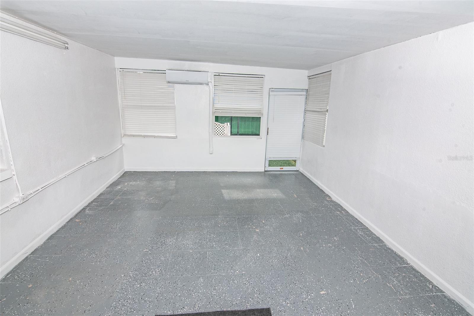 5810 N THATCHER AVE, TAMPA, FL, 33614