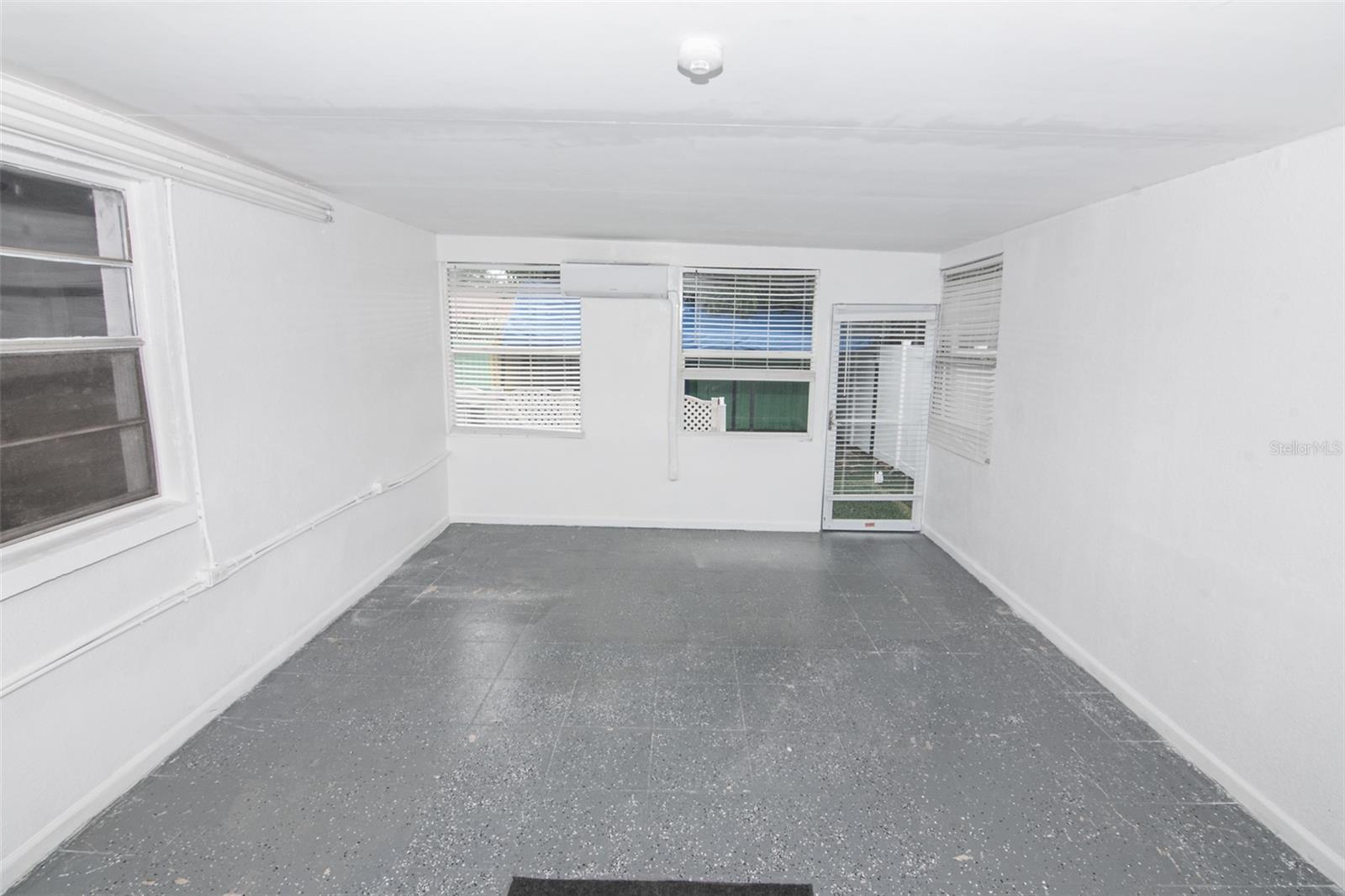 5810 N THATCHER AVE, TAMPA, FL, 33614