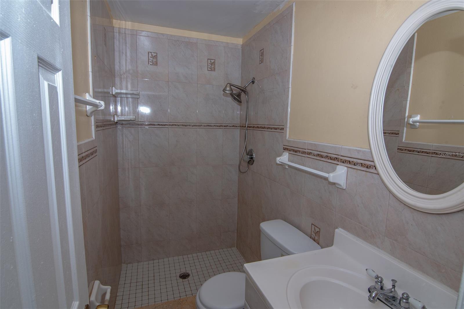 5810 N THATCHER AVE, TAMPA, FL, 33614