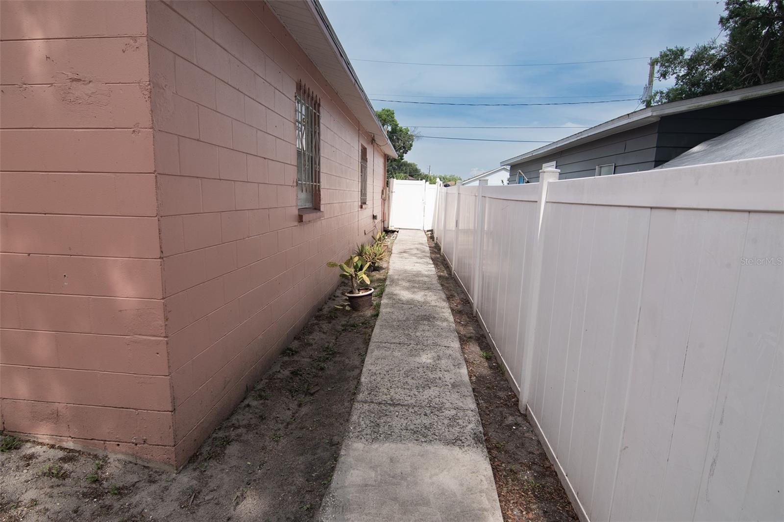 5810 N THATCHER AVE, TAMPA, FL, 33614
