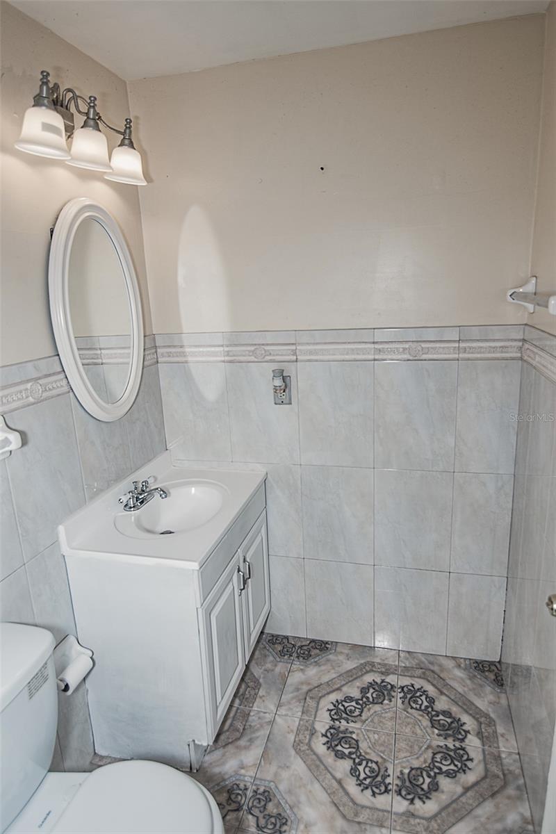 5810 N THATCHER AVE, TAMPA, FL, 33614