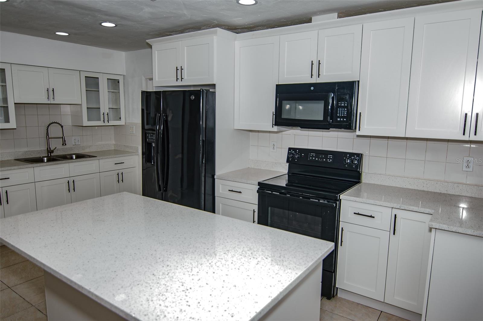 5810 N THATCHER AVE, TAMPA, FL, 33614