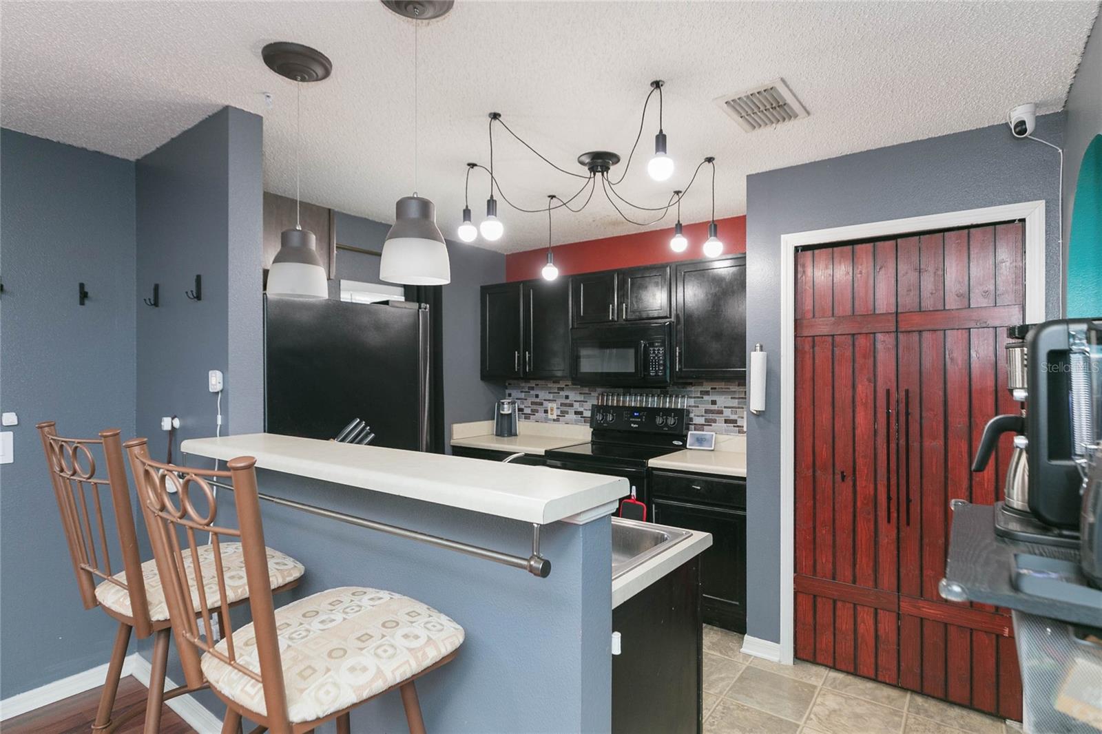 9922 ASHBURN LAKE DR, TAMPA, FL, 33610