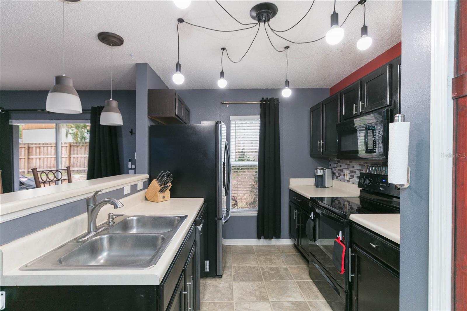 9922 ASHBURN LAKE DR, TAMPA, FL, 33610