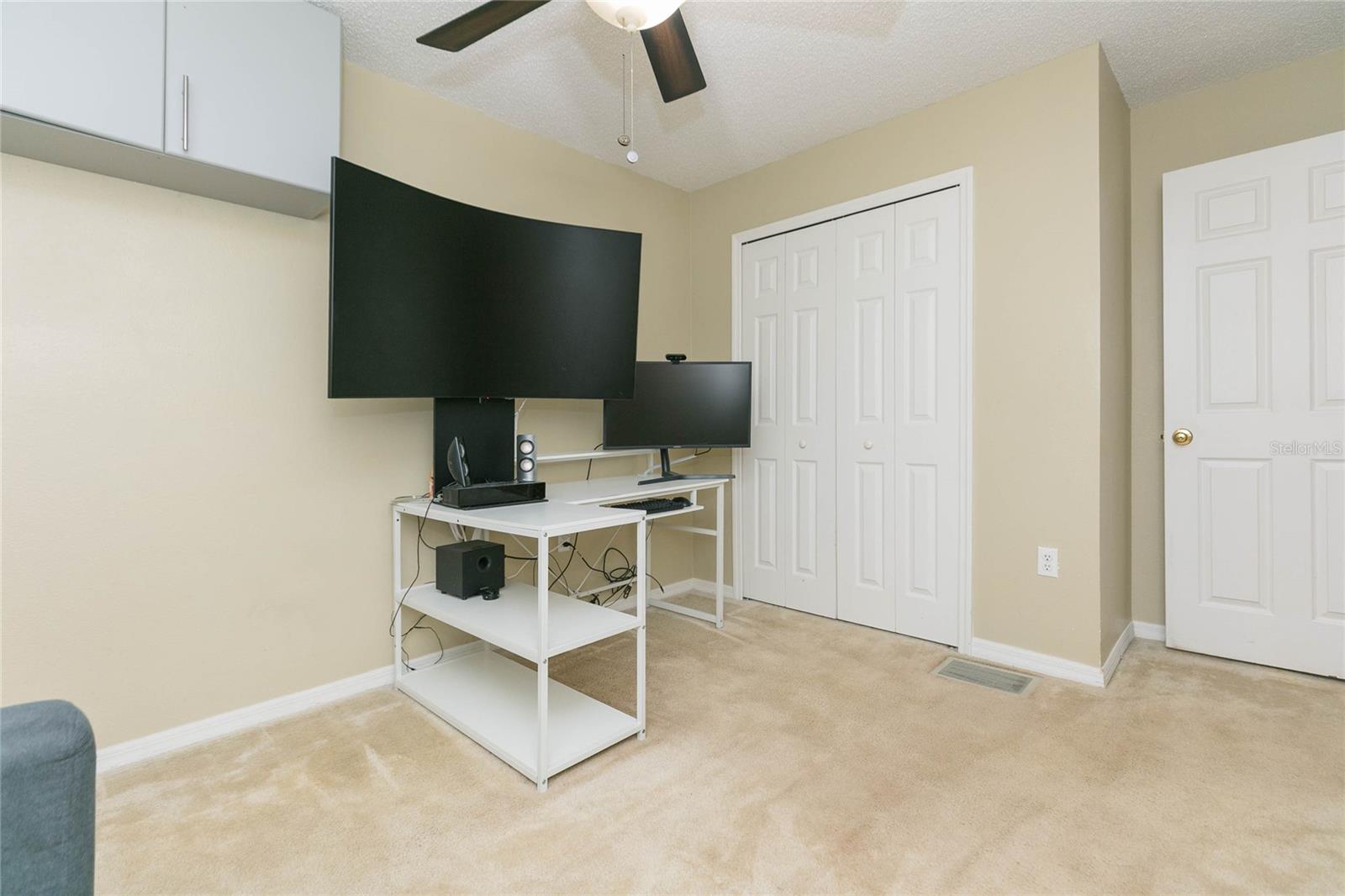 9922 ASHBURN LAKE DR, TAMPA, FL, 33610