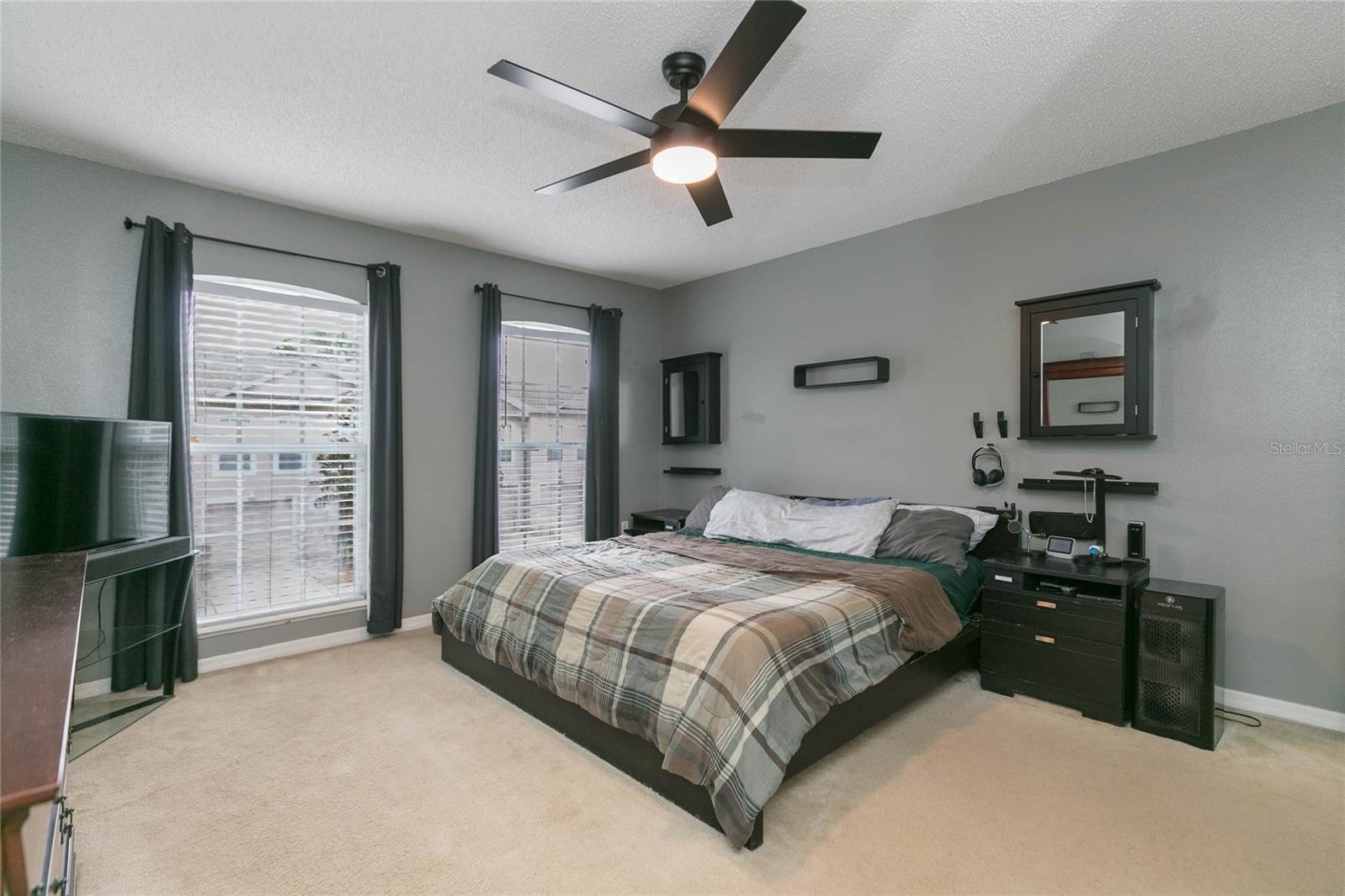 9922 ASHBURN LAKE DR, TAMPA, FL, 33610